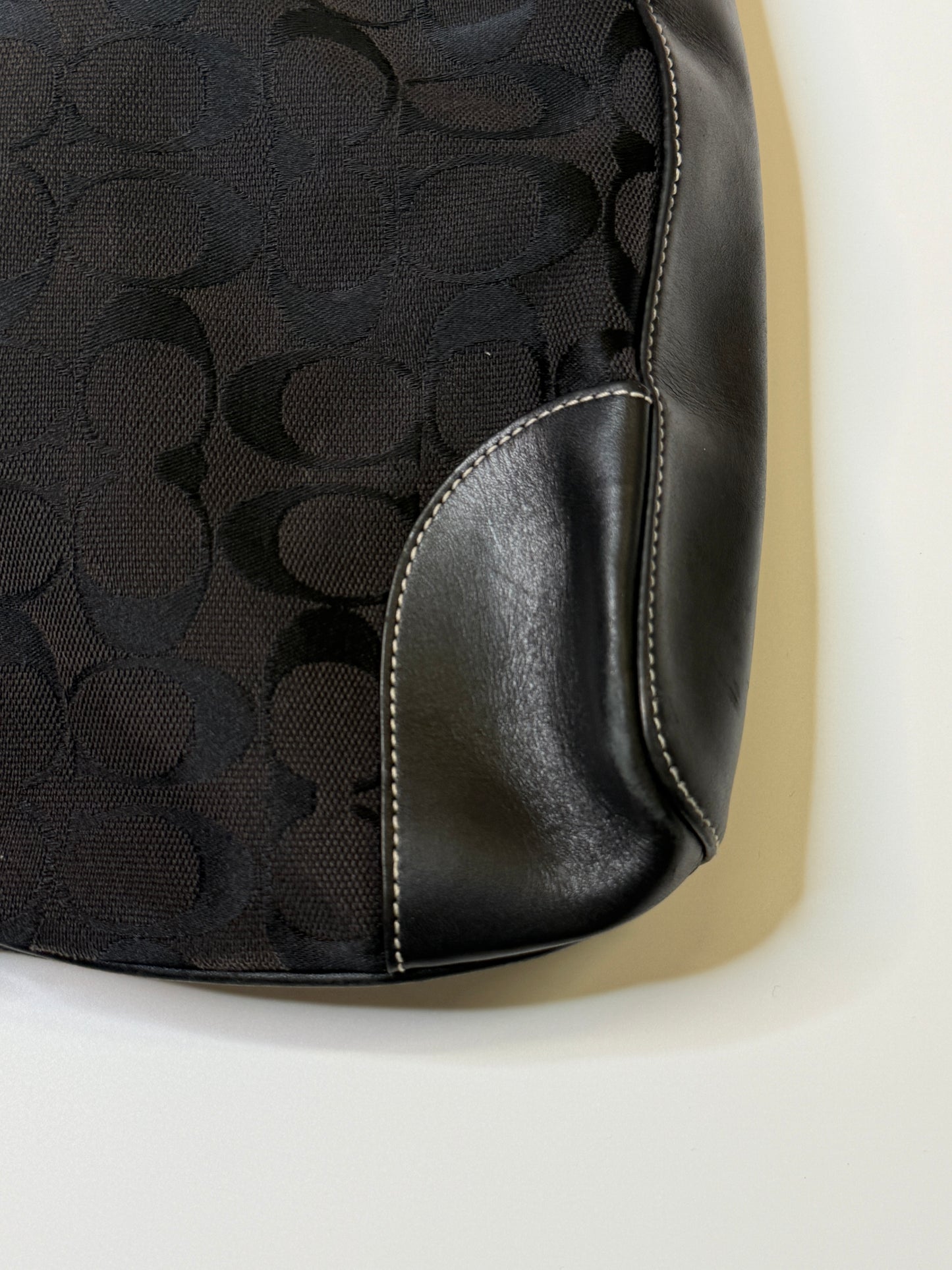 COACH MONOGRAM PURSE LEATHER