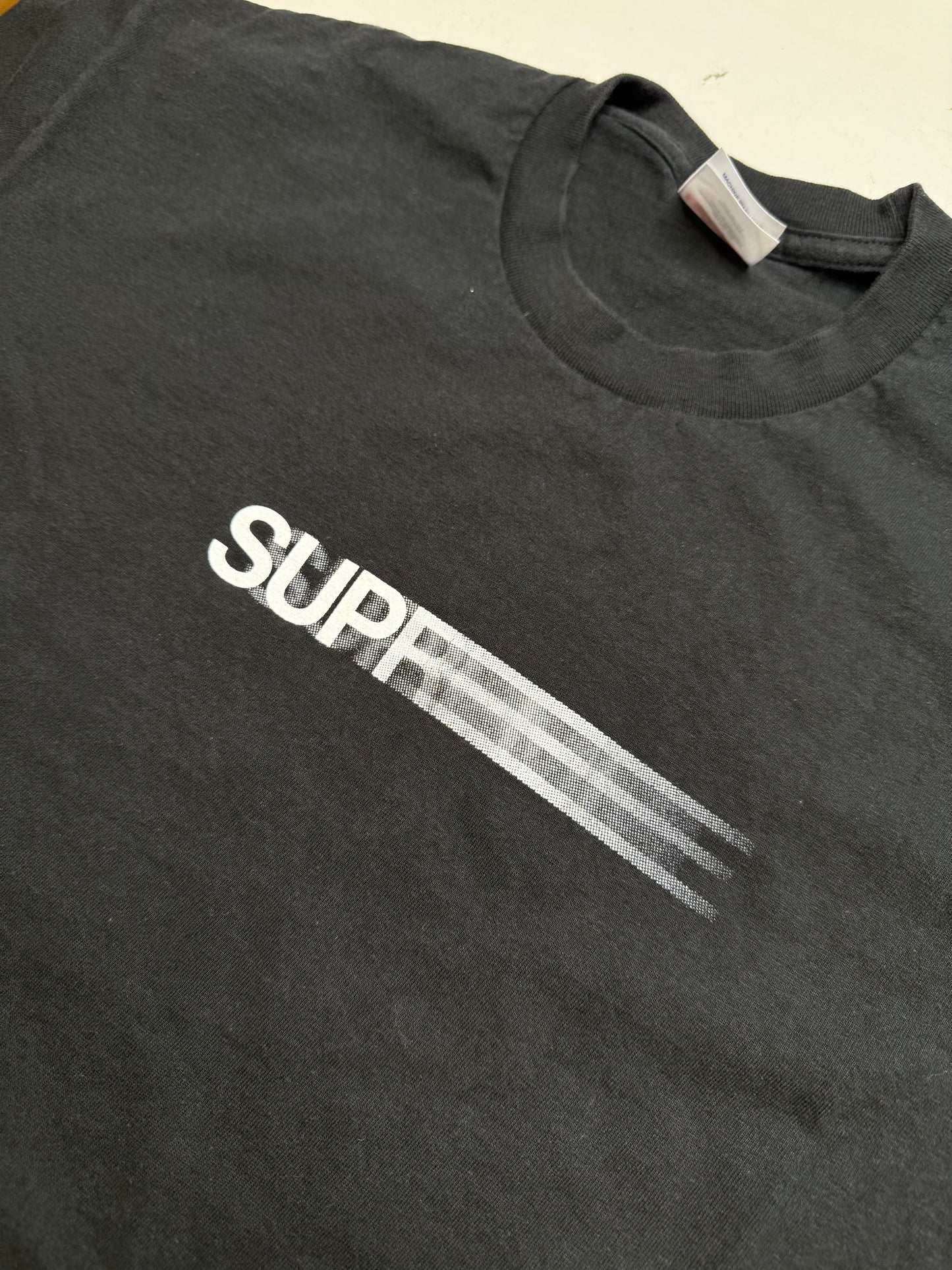 SUPREME PHOTO TEE – BLACK (L)