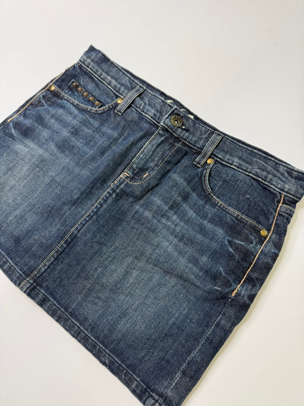 JUICY COUTURE VINTAGE STUDDED DENIM MINI SKIRT (27, S/M)