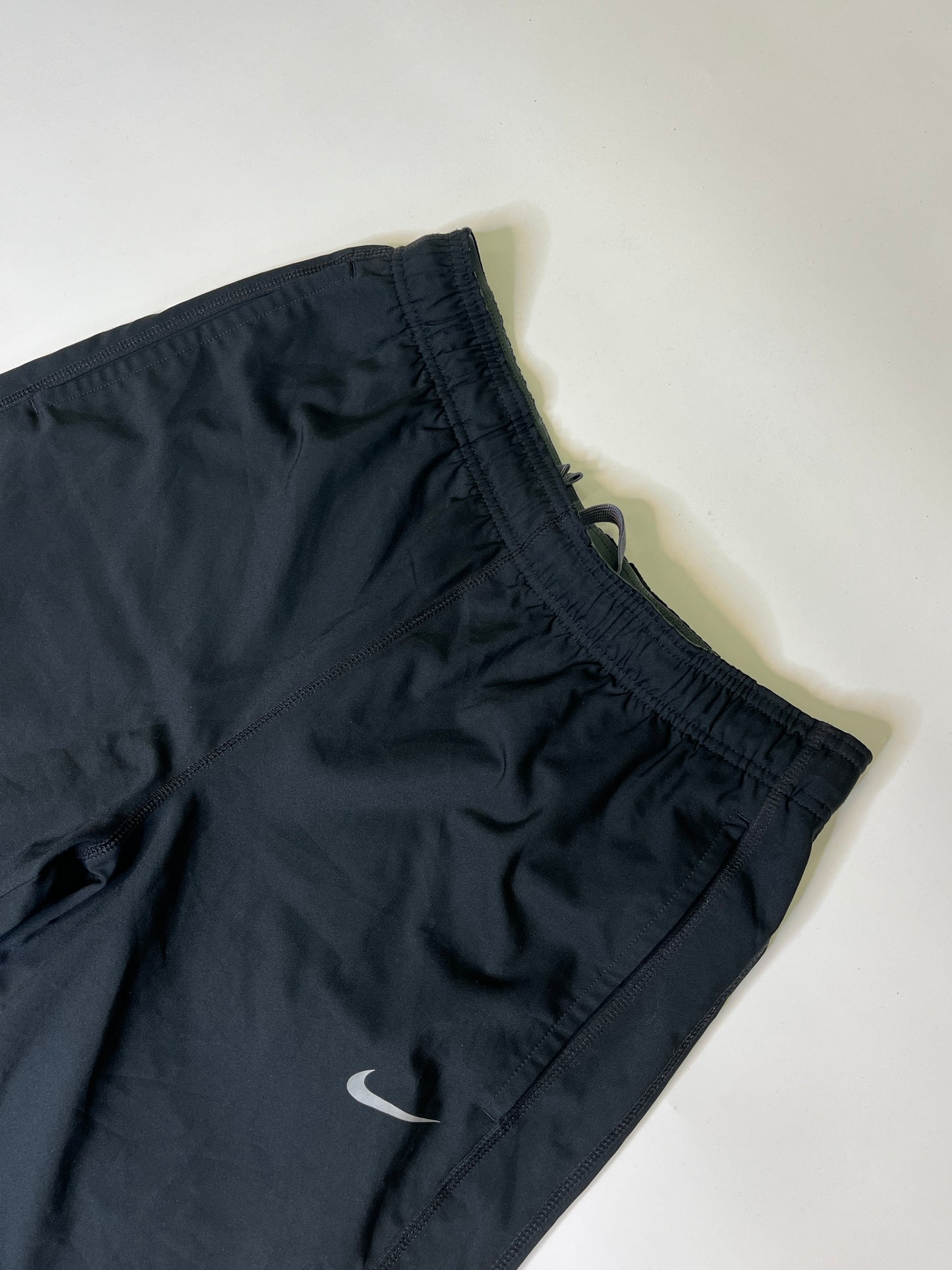 NIKE TRACK PANTS BLACK (M)