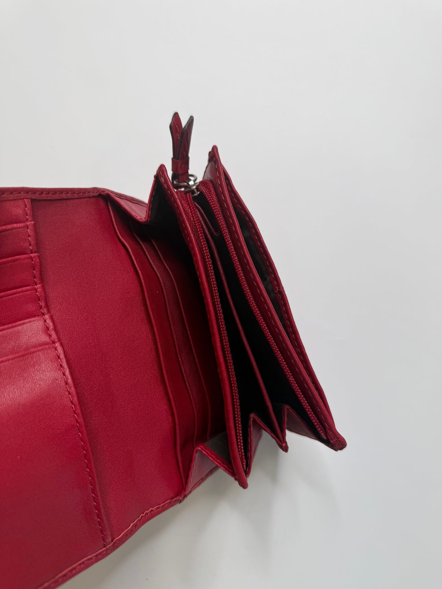 COACH VINTAGE RED LEATHER TRIFOLD WALLET