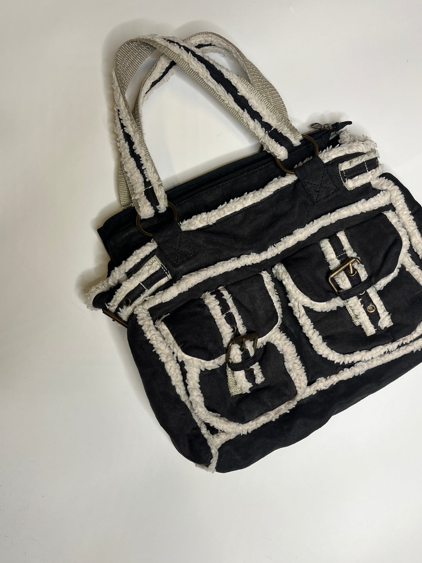FLUFFY PURSE
