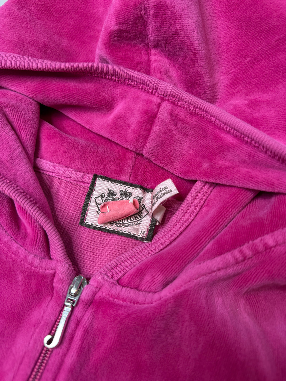 JUICY COUTURE VELOUR ZIP HOODIE (FUCHSIA) (M)