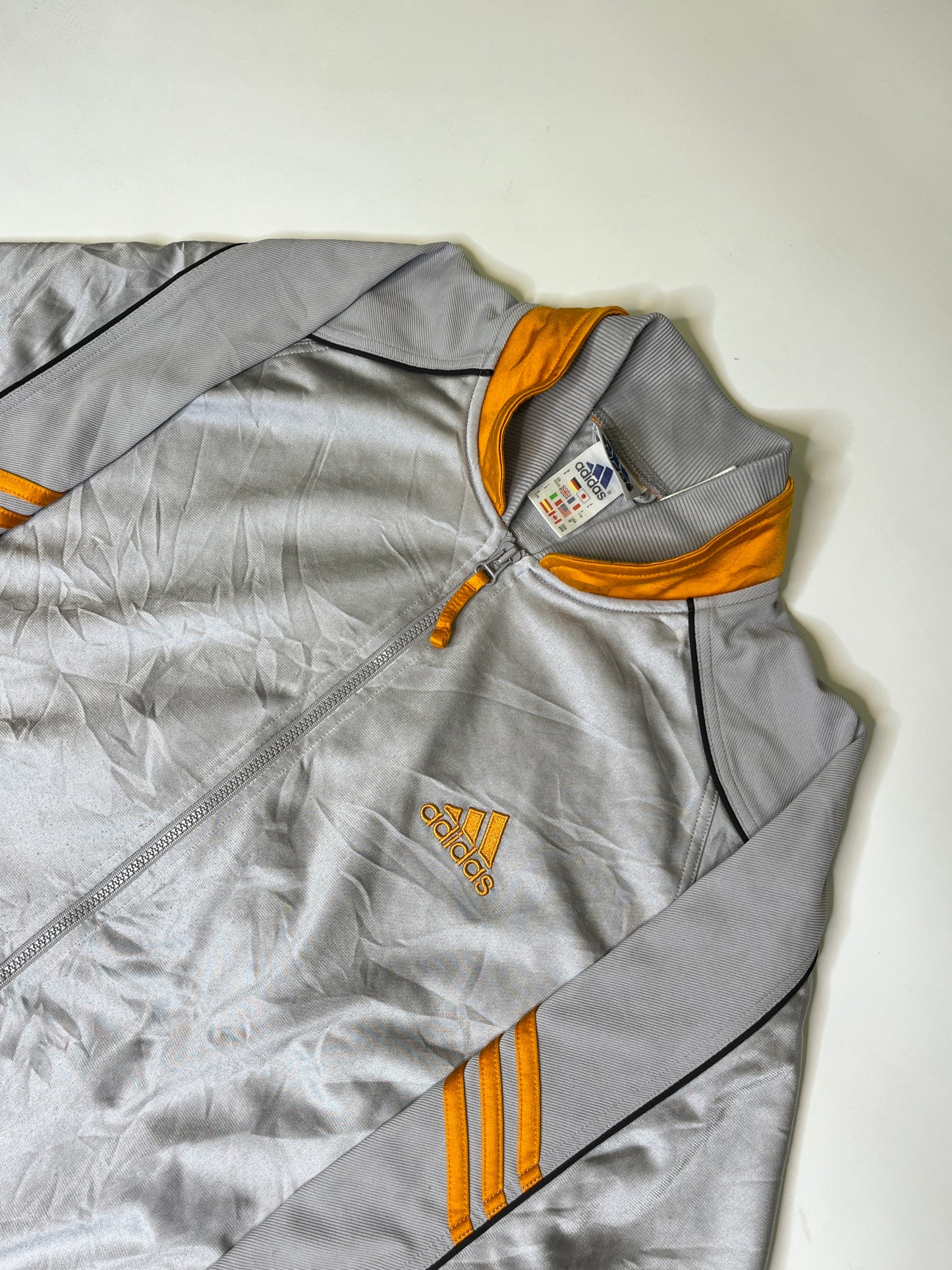 VINTAGE 1990s ADIDAS ZIPPER BACKLOGO (L)