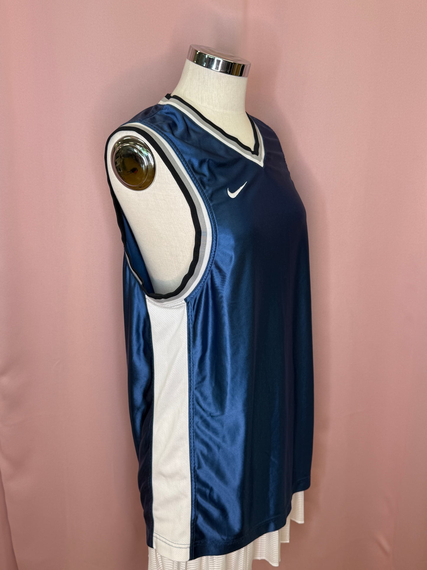 SPECIAL 2000s NIKE TANK TOP (M-L)