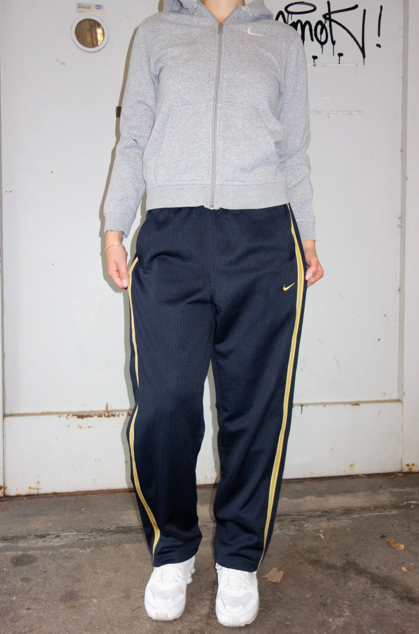 NIKE TRACK PANTS 2000s (L)
