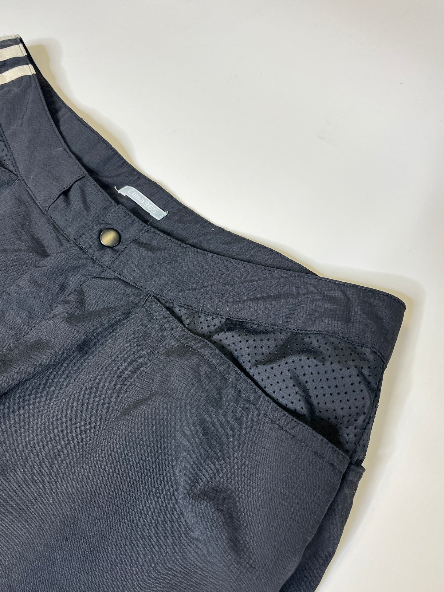 ADIDAS 2000s PANTS  (~M)