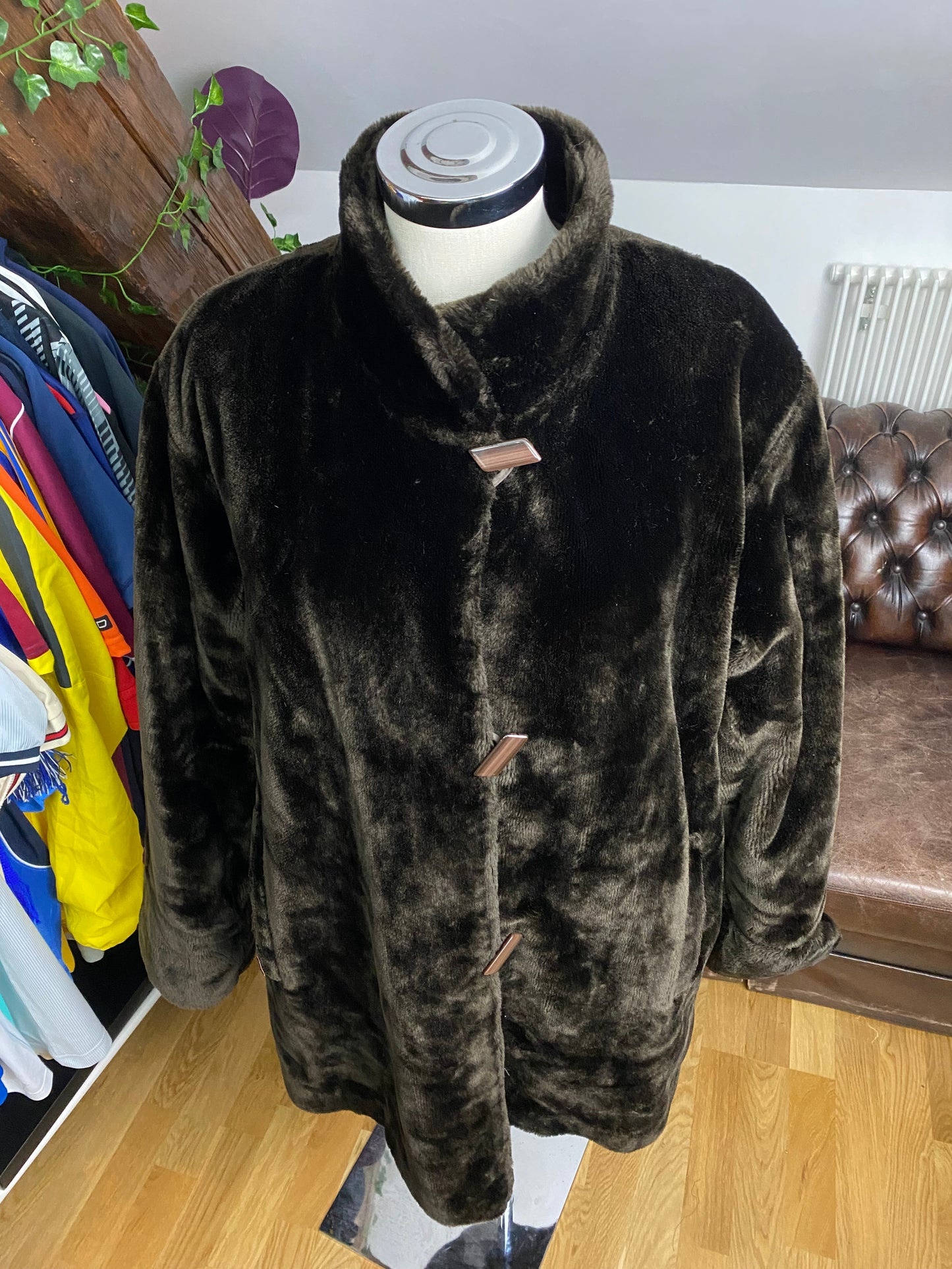 REVERSIBLE fAUX FUR COAT (L)