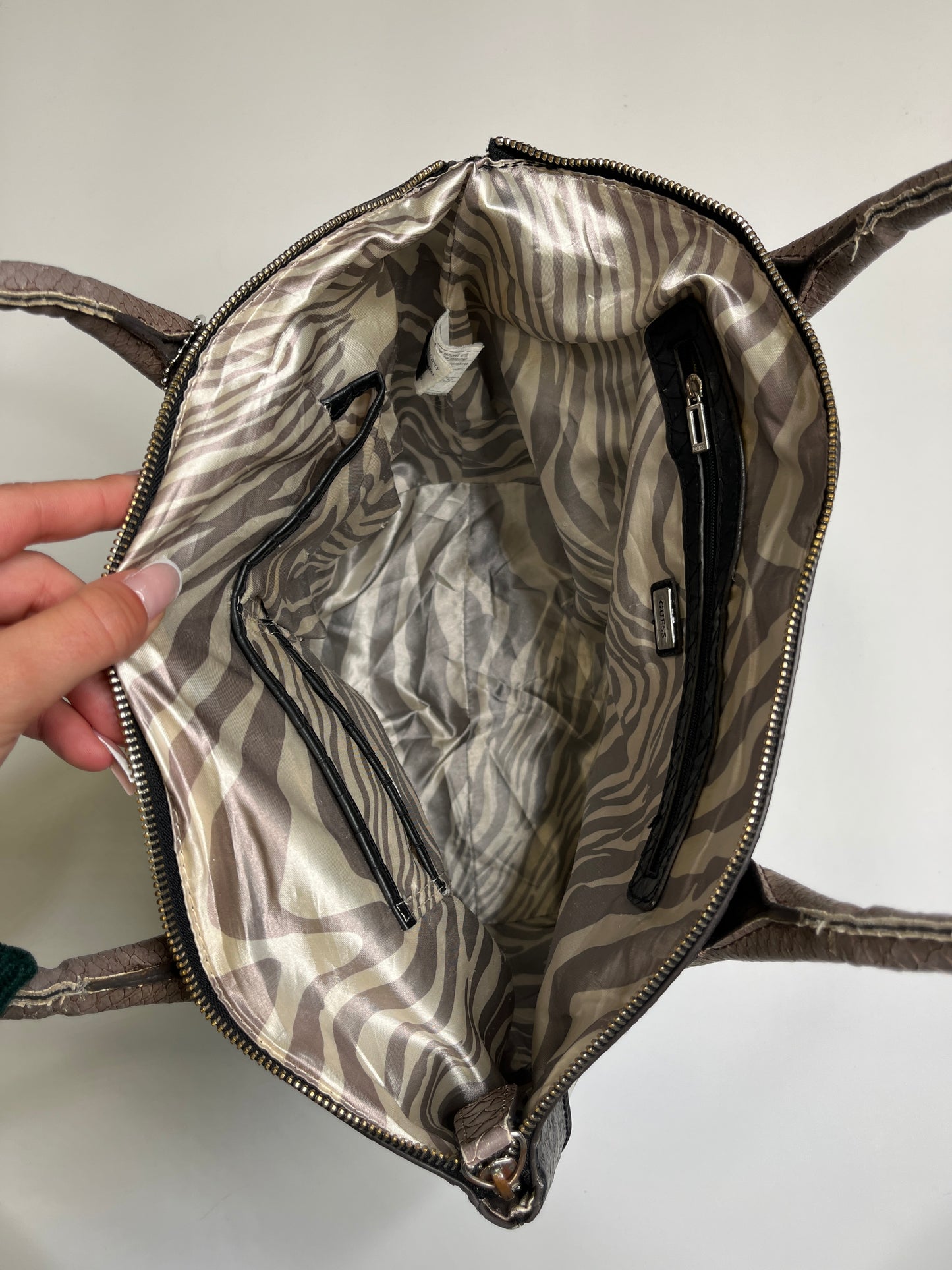 GUESS PURSE