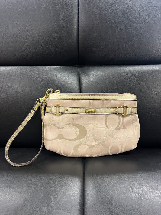 COACH WRISTLET MONOGRAM