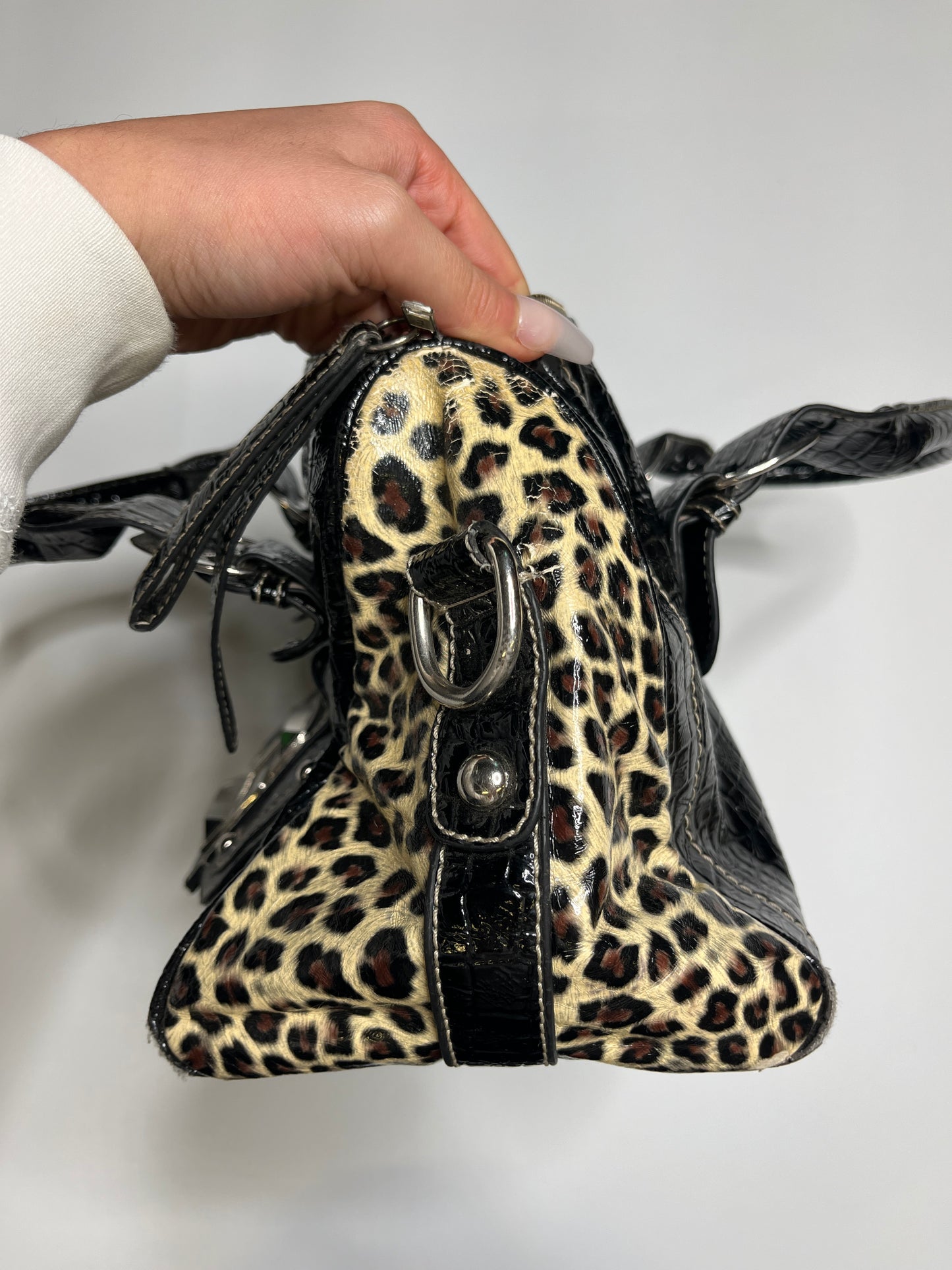 GUESS CHEETAH PURSE BIG G-LOGO