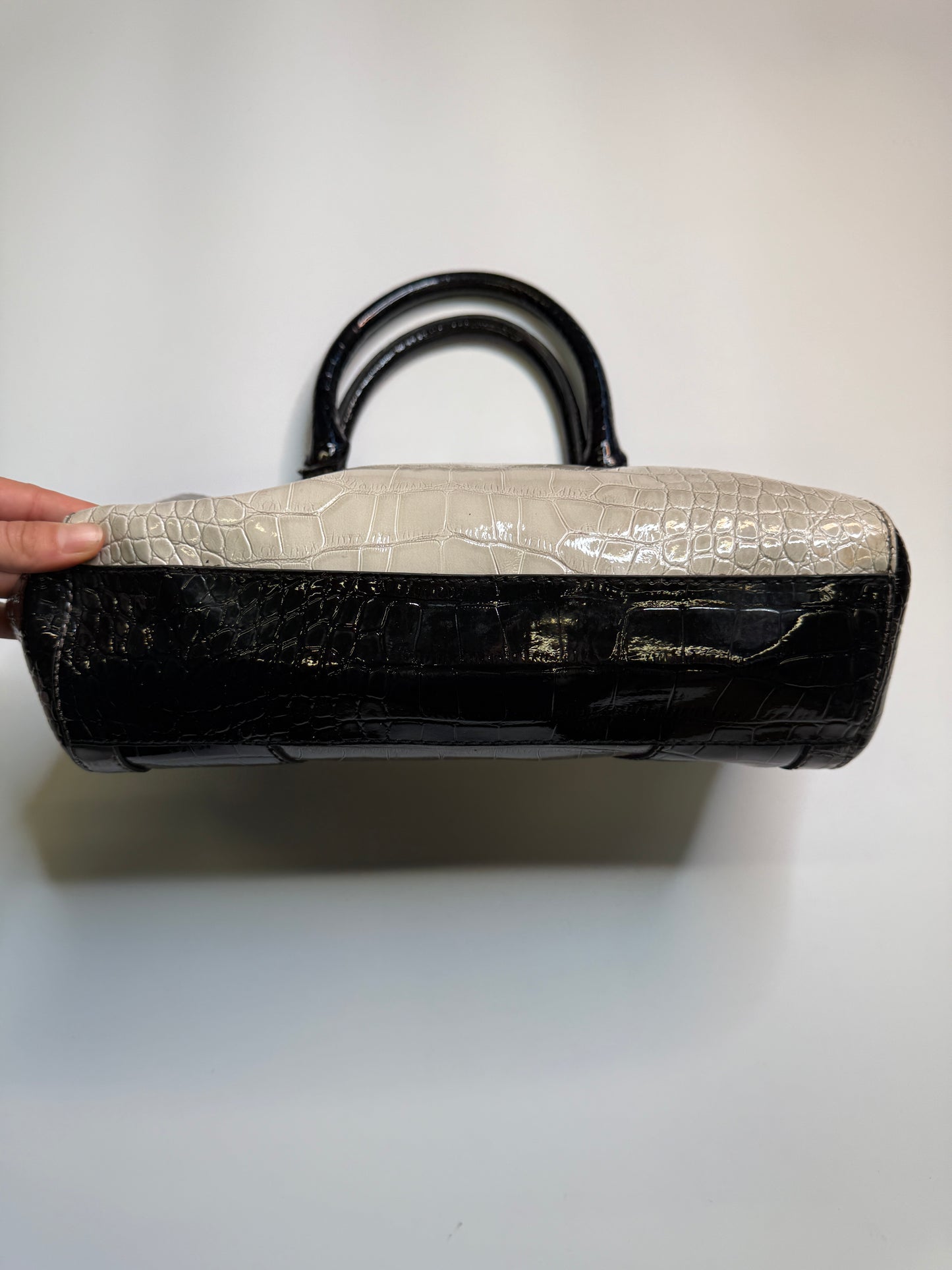 GUESS PURSE