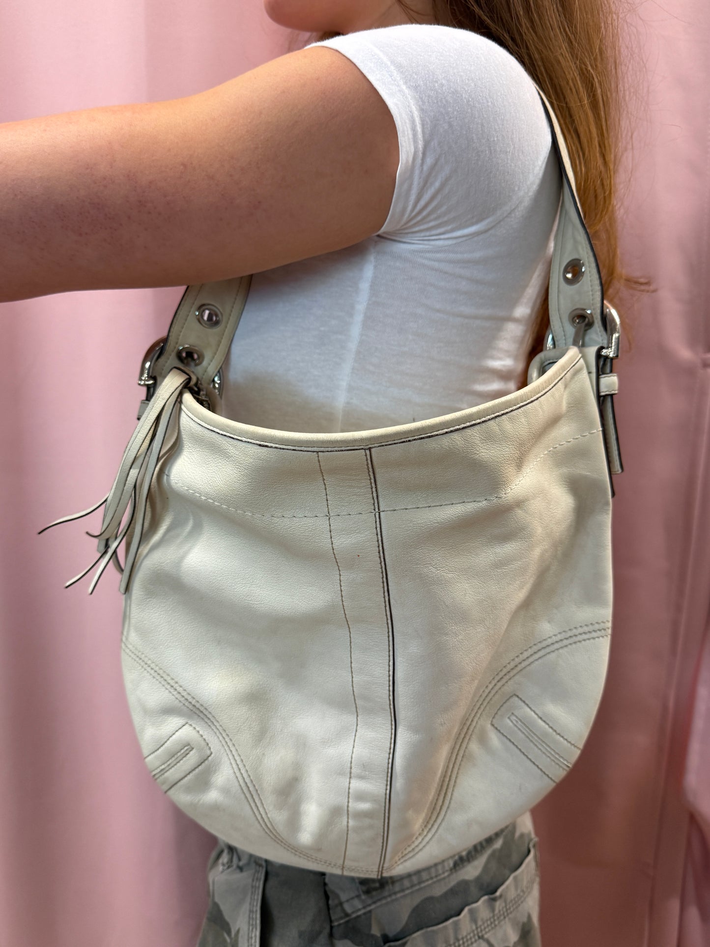 WHITE LEATHER COACH PURSE