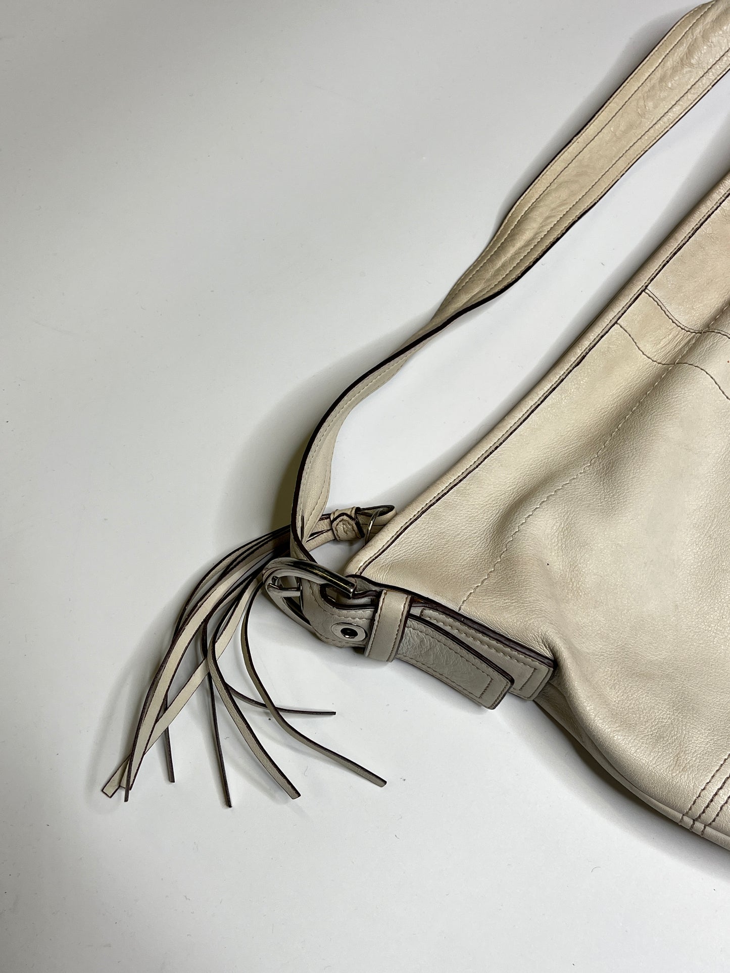 WHITE LEATHER COACH PURSE