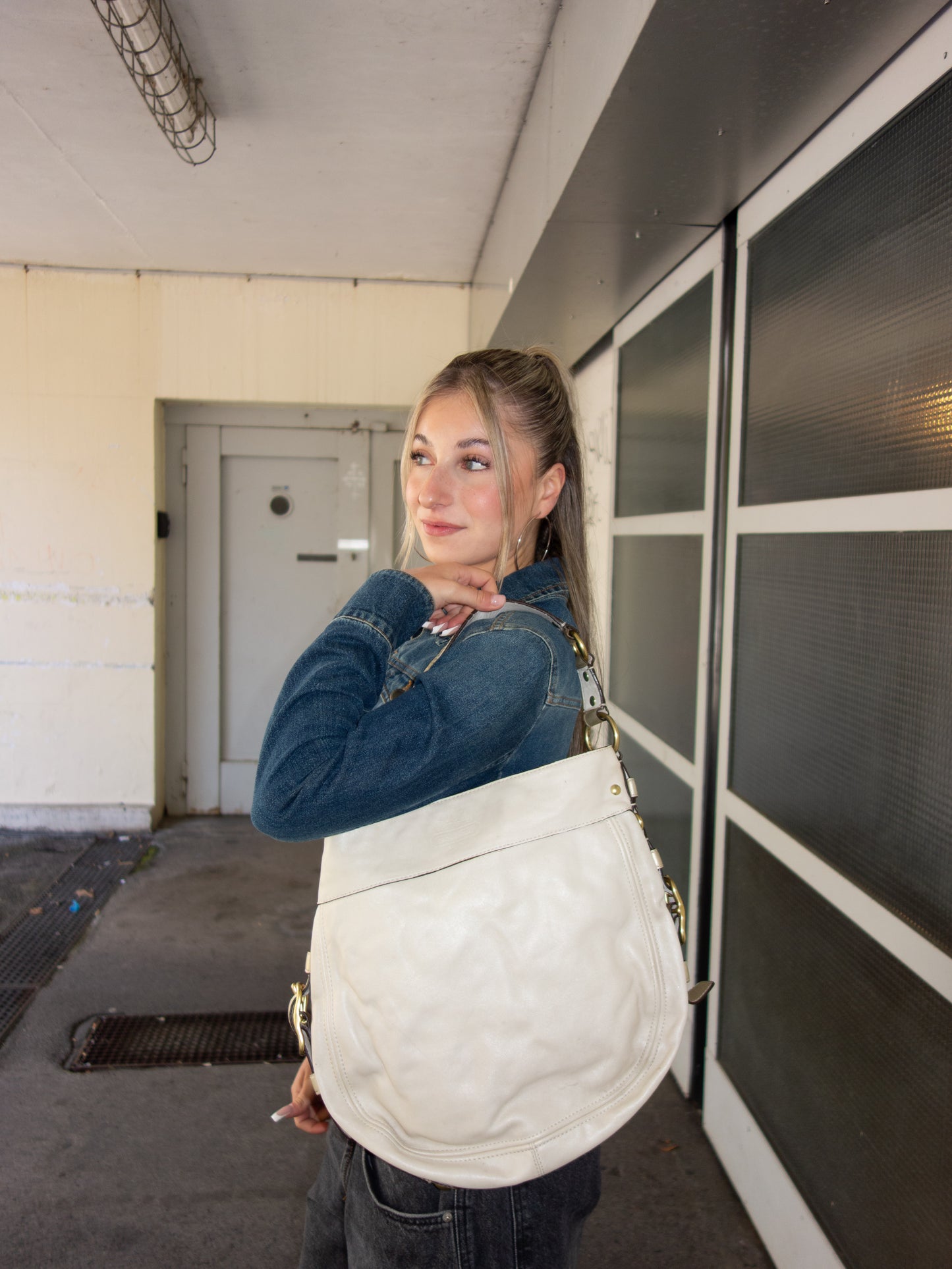 COACH PURSE WHITE LEATHER