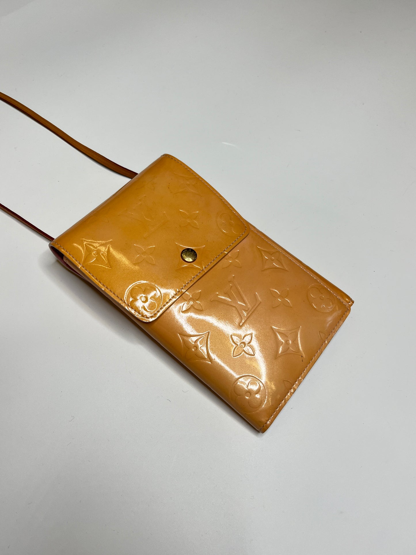 LOUIS VUITTON DOUBLE PHONE POUCH VERNIS