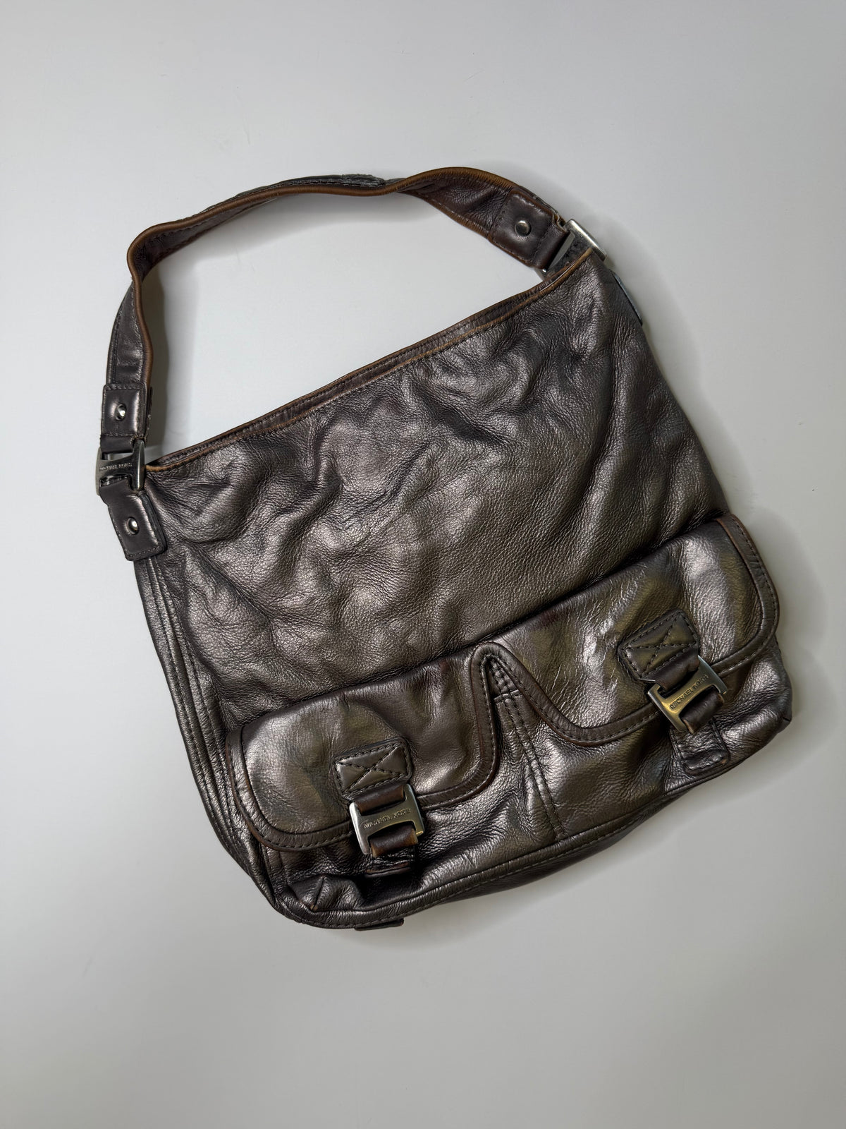 MICHAEL KORS LEATHER MESSENGER BAG CHROME
