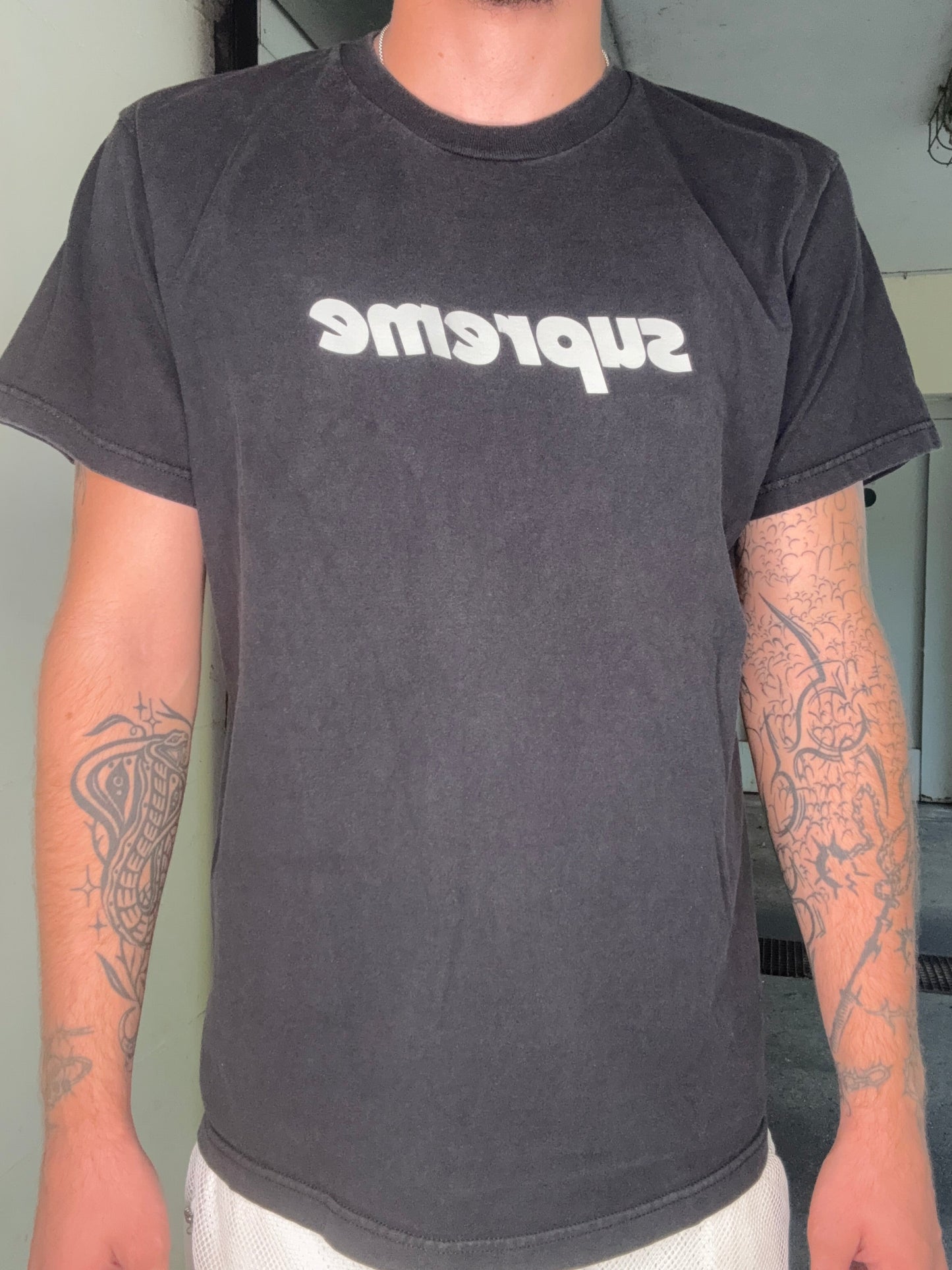 SUPREME WORDMARK TEE – BLACK (L)