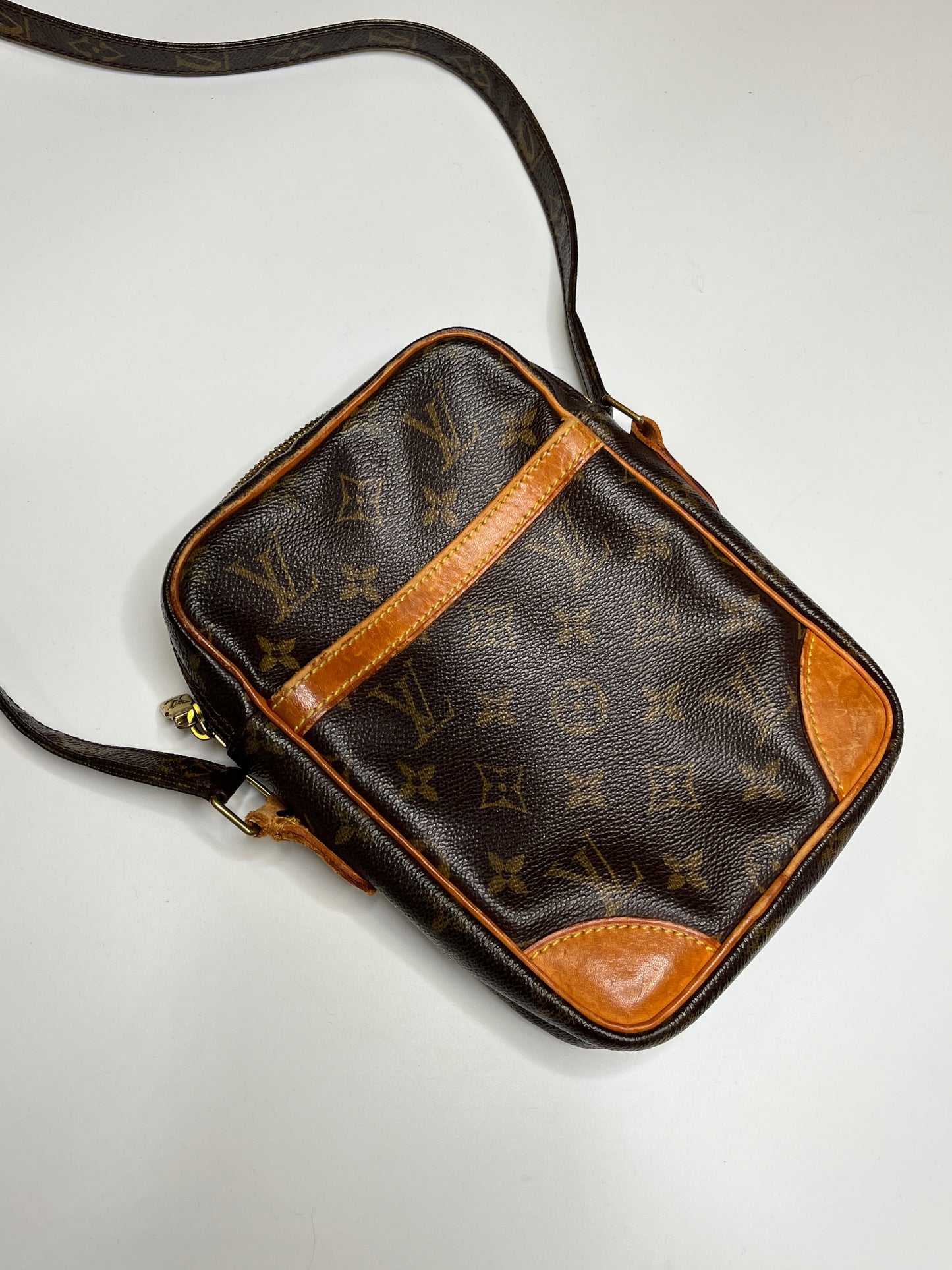 LOUIS VUITTON PURSE