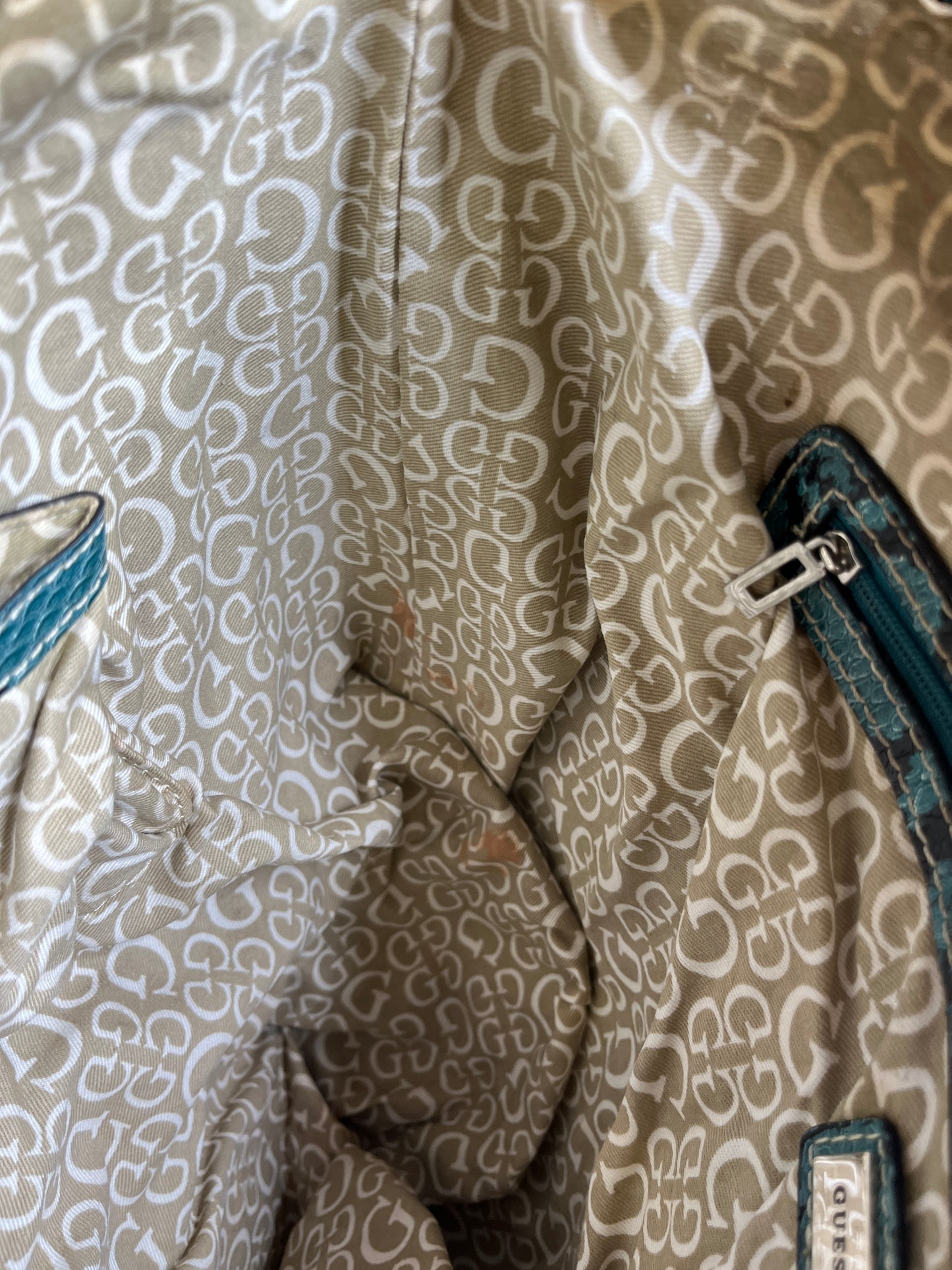 GUESS PURSE