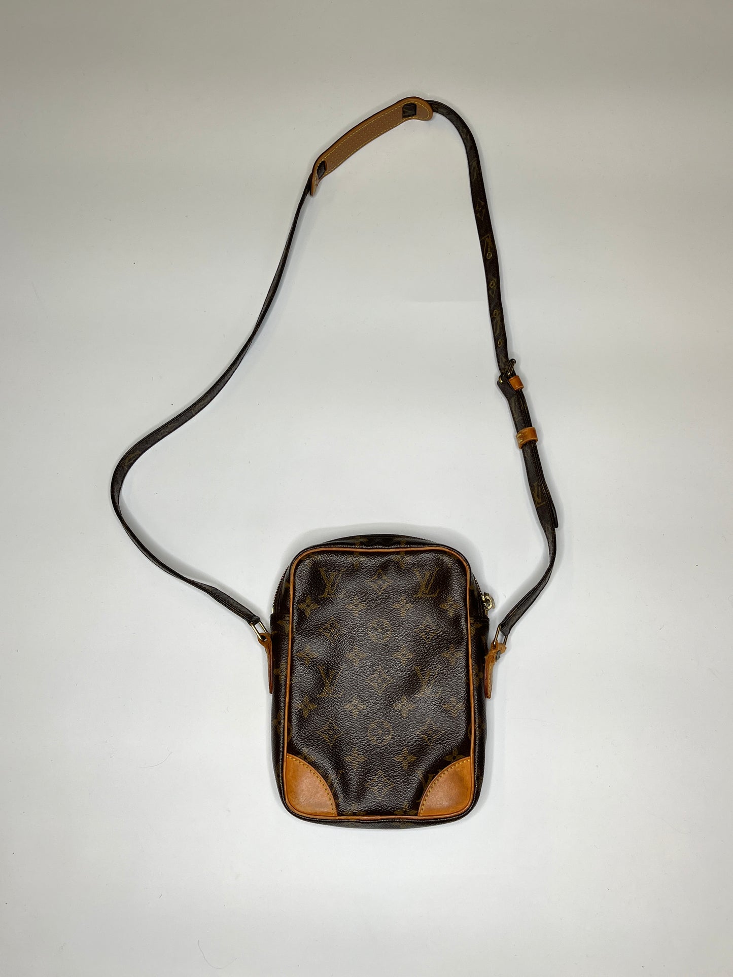 LOUIS VUITTON PURSE