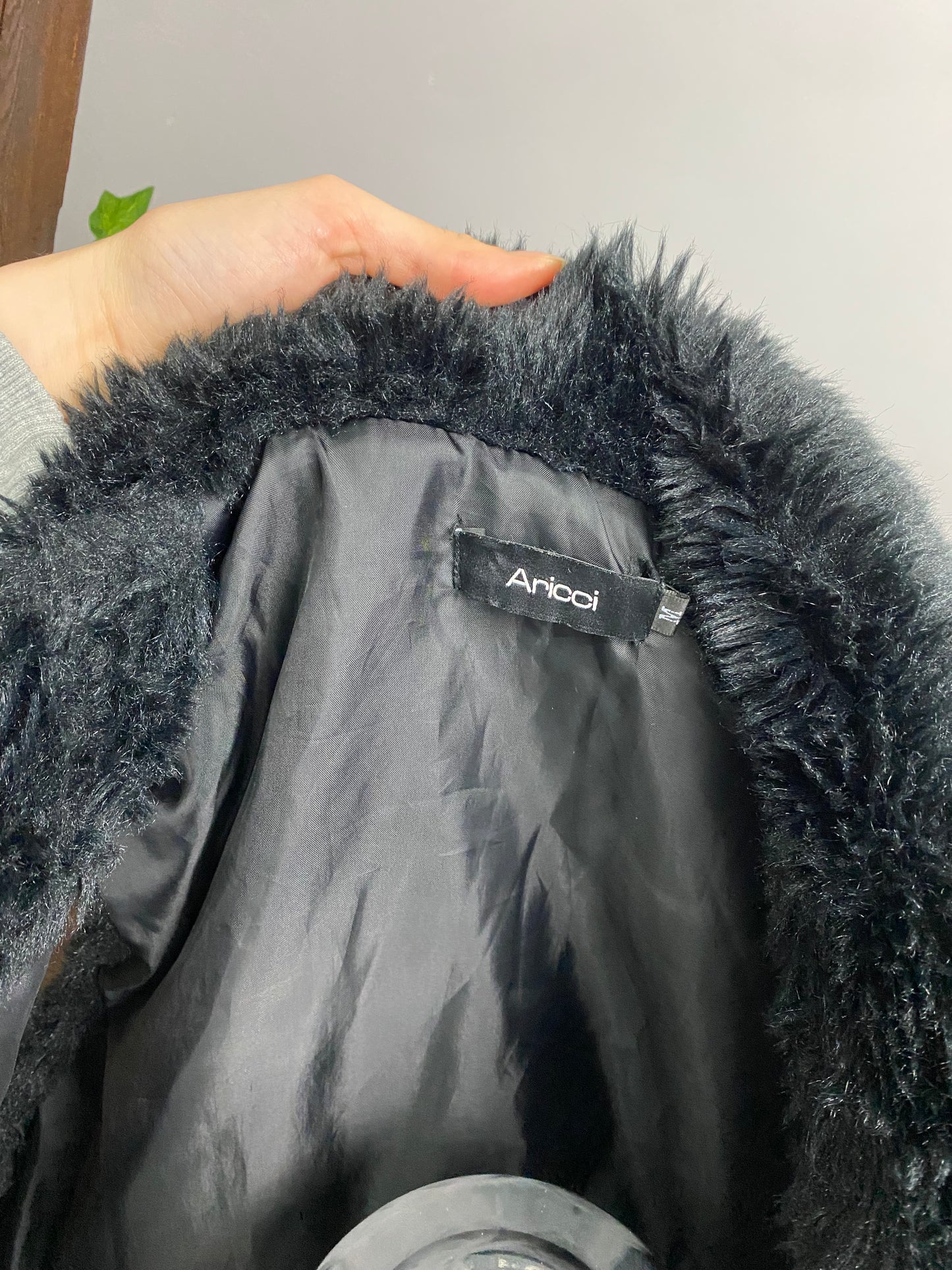 FAUX FUR Y2K VEST (M)