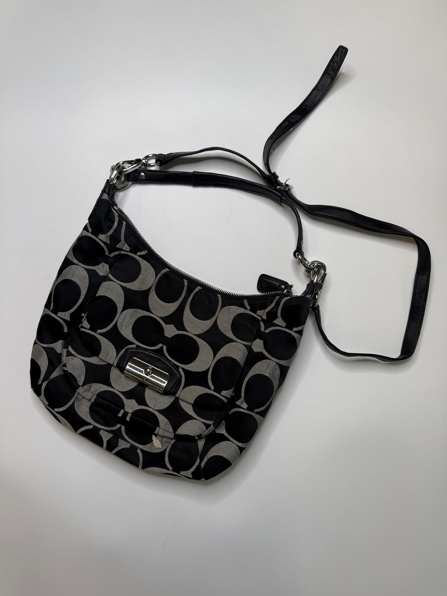 COACH VINTAGE SIGNATURE HOBO BAG