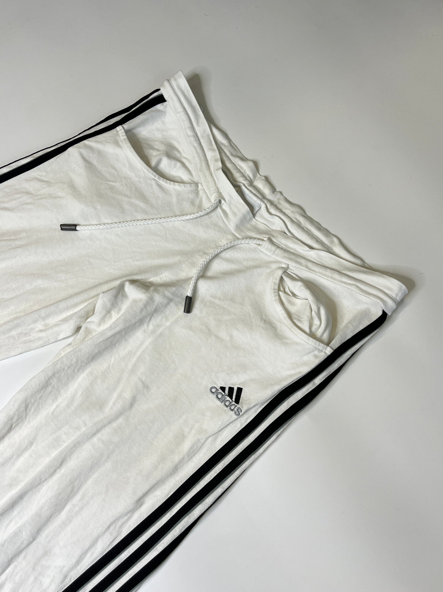 ADIDAS FLARED PANTS (M)