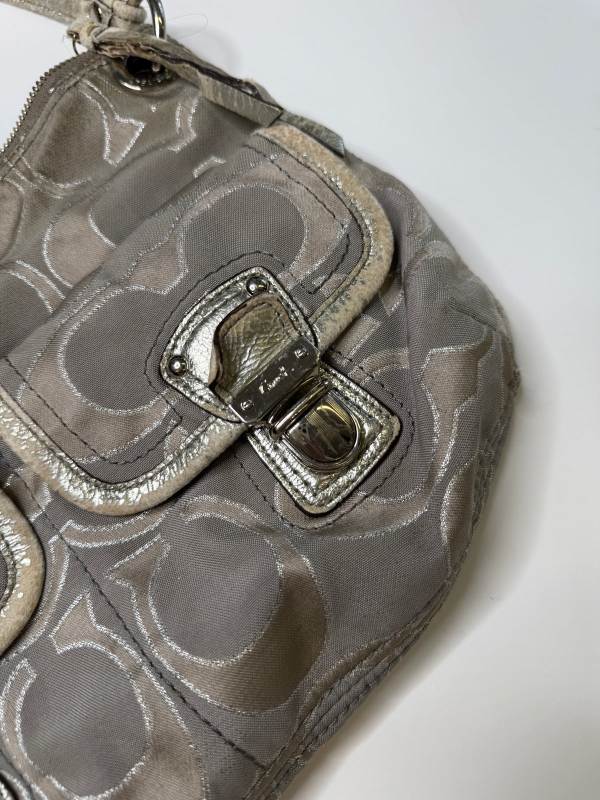 COACH SIGNATURE JACQUARD SHOULDER BAG (GREY)