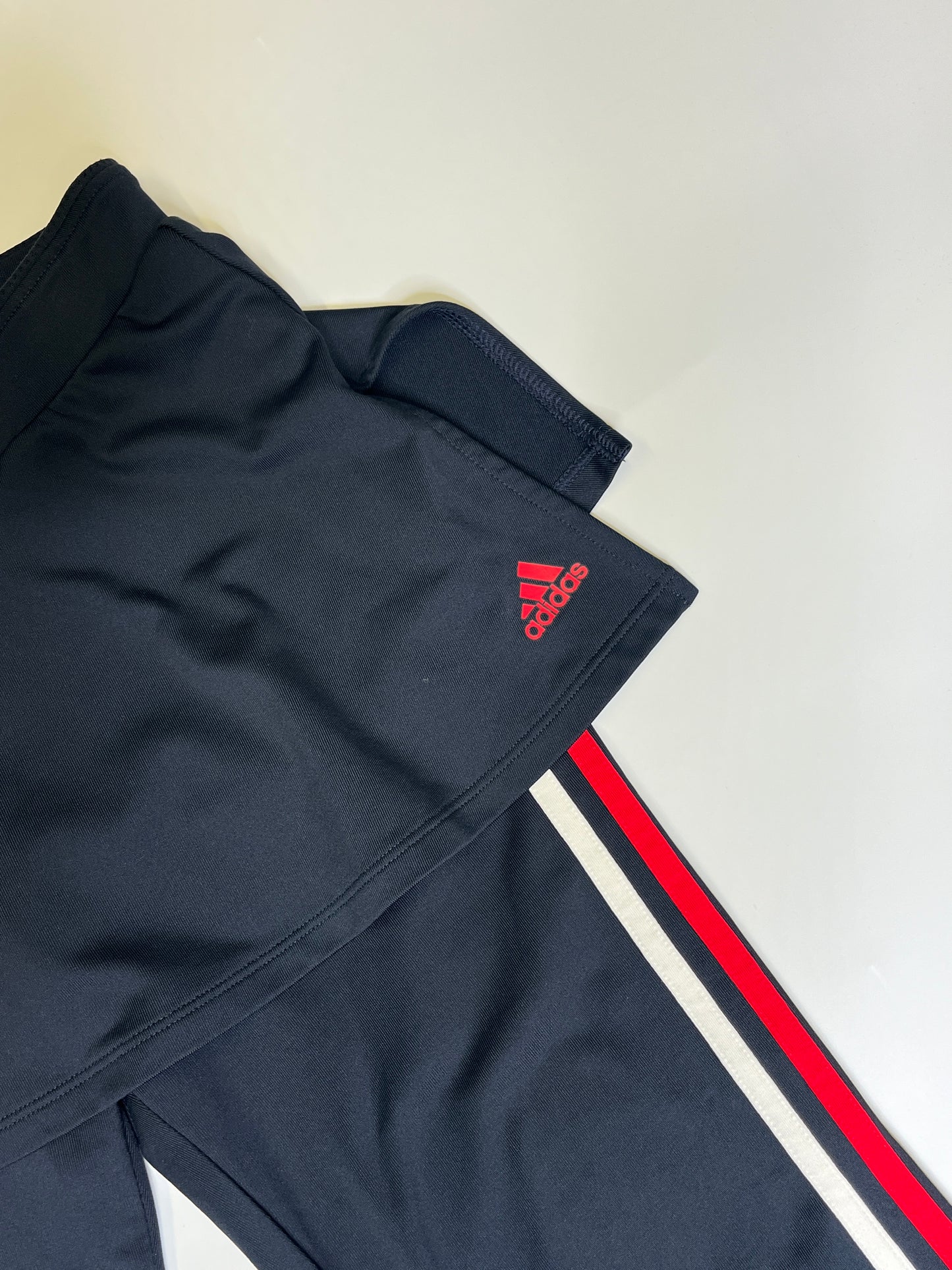 ADIDAS 2000s SKIRT OVER PANTS  (S)