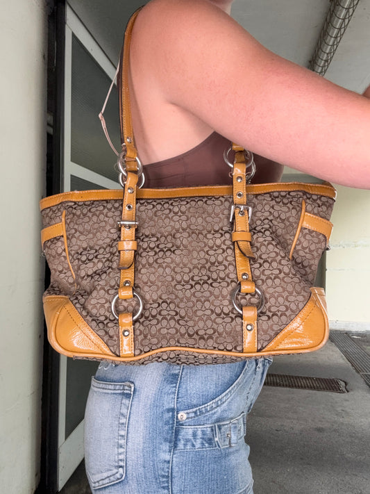 COACH VINTAGE SIGNATURE CANVAS BUCKLE STRAP TOTE BAG