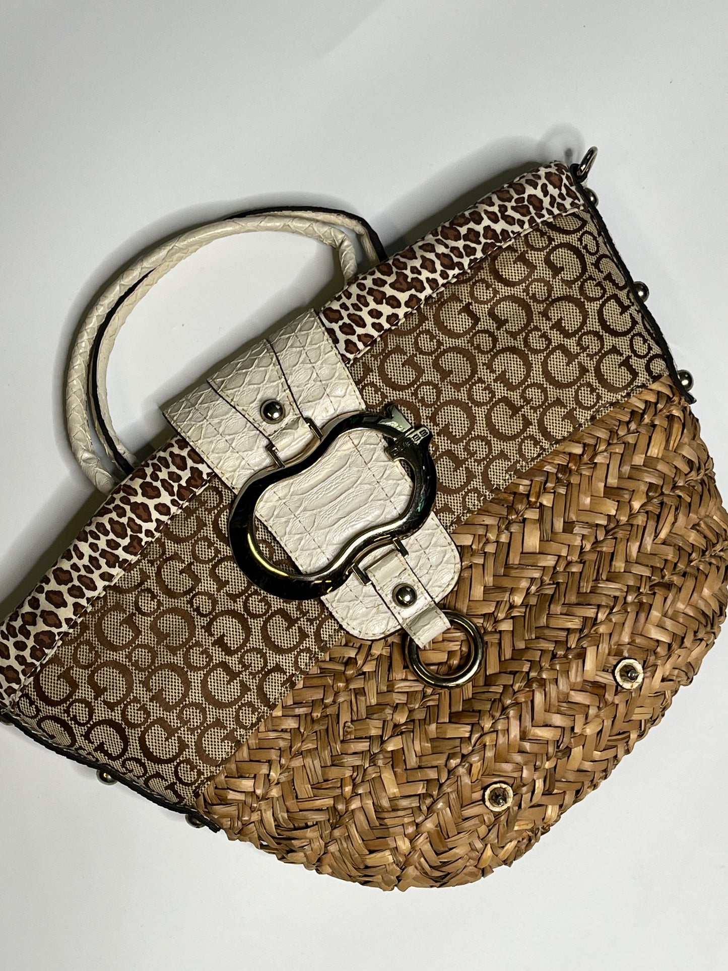 RARE CHEETAH BAKET GUESS PURSE BIG G-LOGO