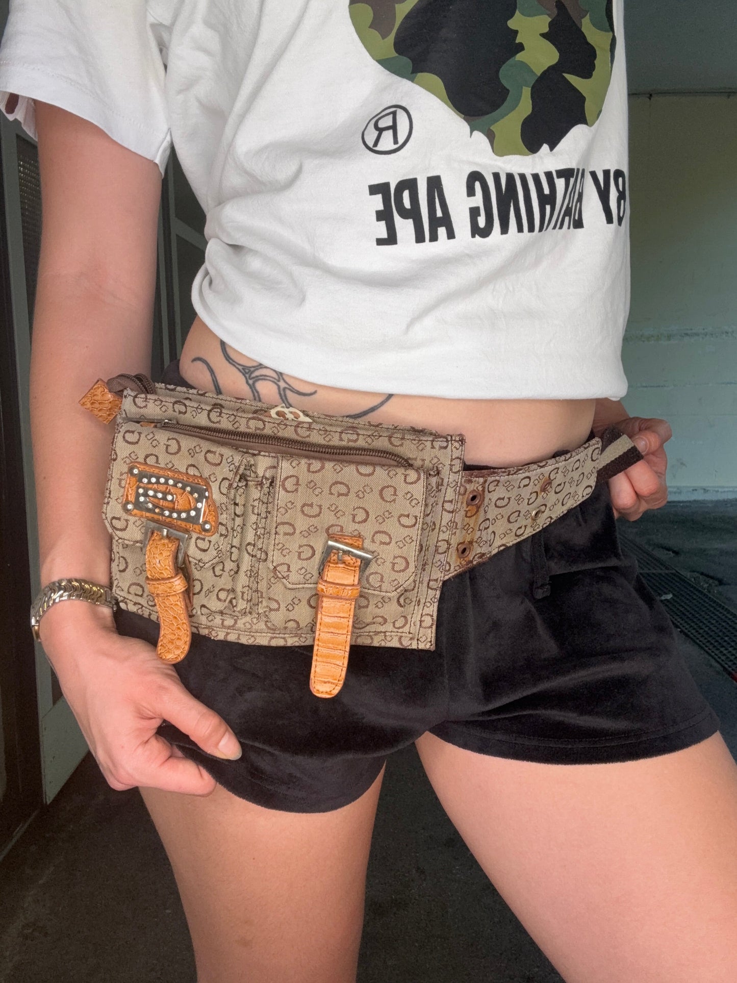 GUESS MONOGRAM FANNY PACK – BROWN