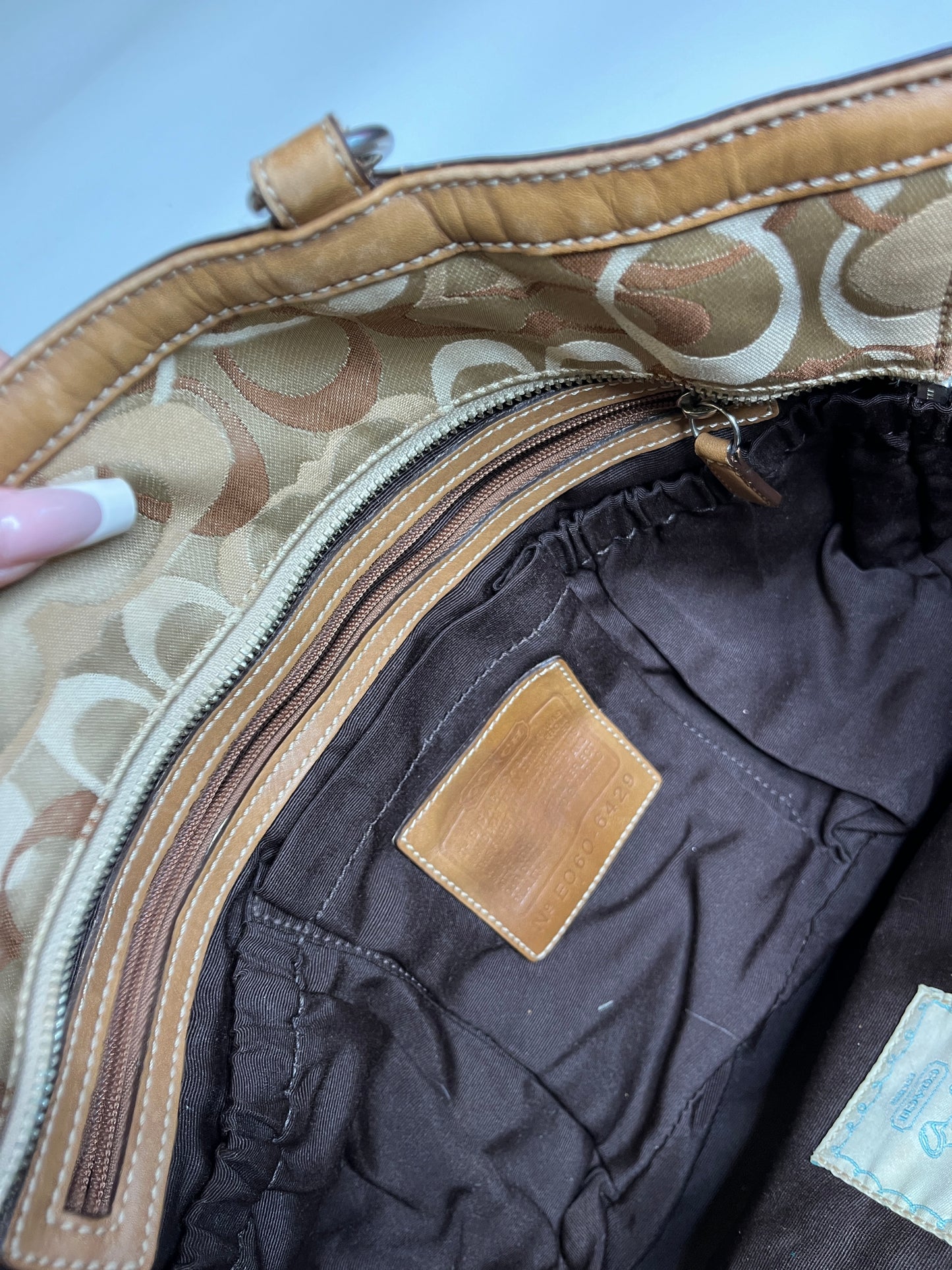 COACH MONOGRAM PURSE LEATHER
