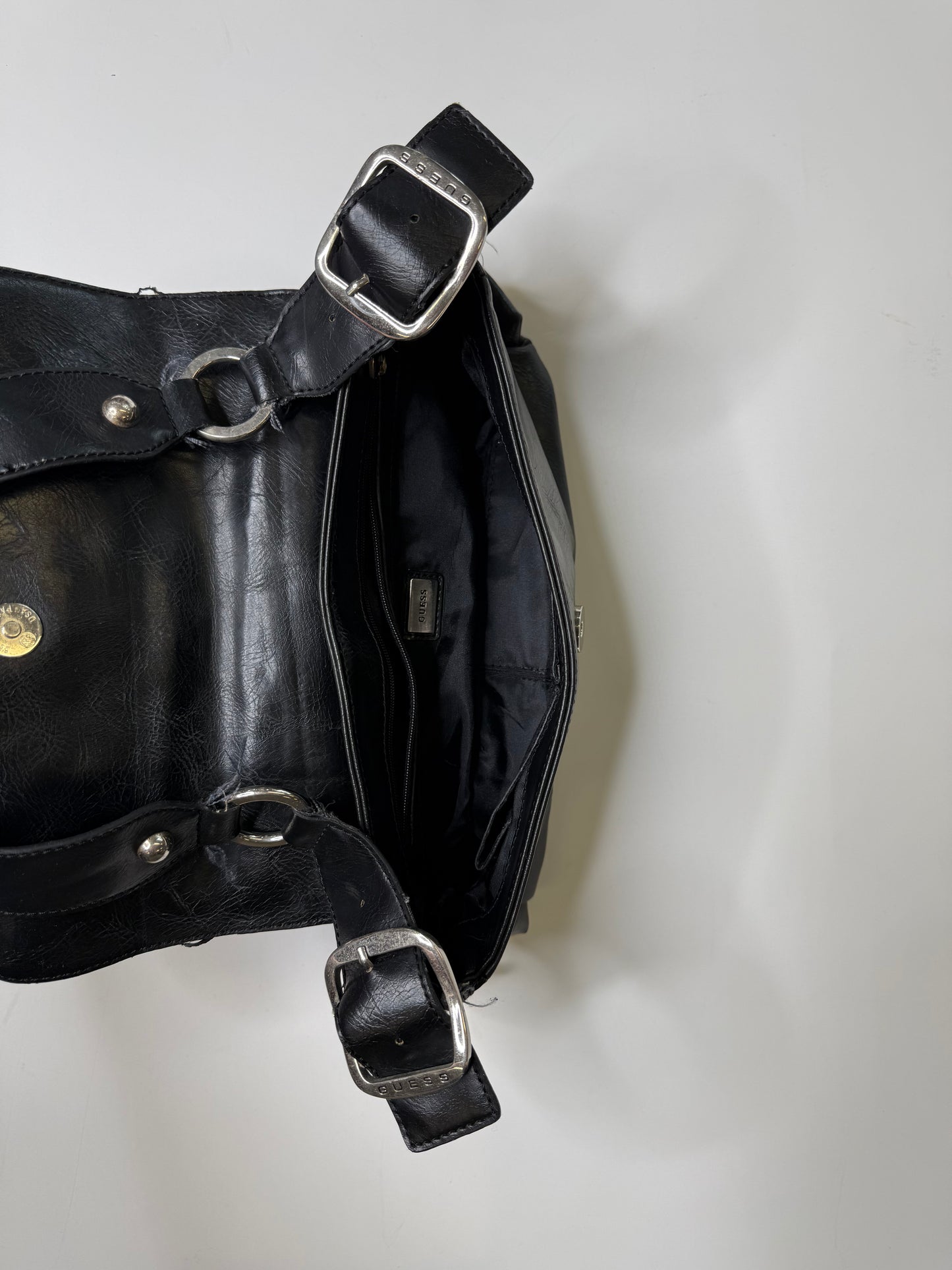 VINTAGE GUESS BUCKLE SHOULDER BAG (BLACK)