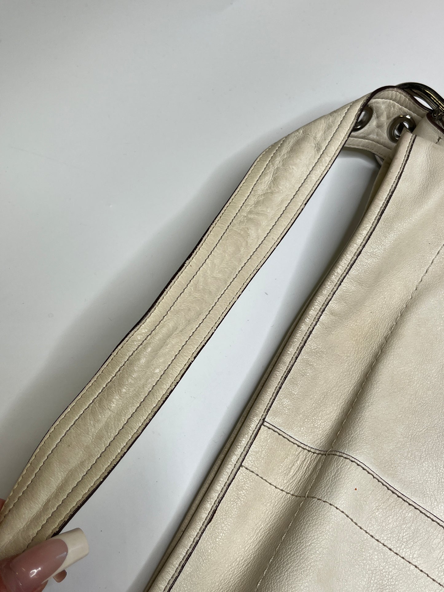 WHITE LEATHER COACH PURSE