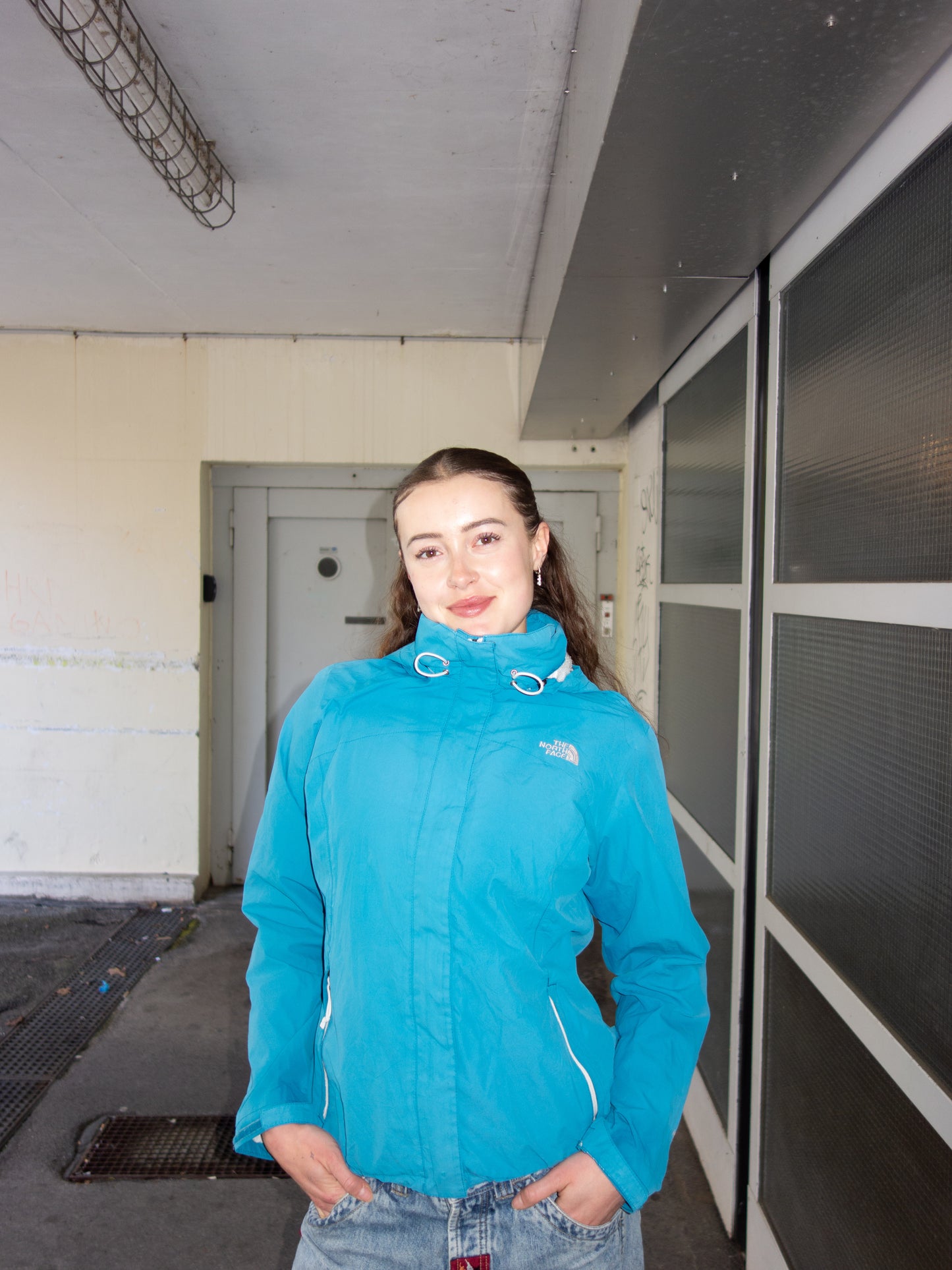 THE NORTH FACE RAIN JACKET (L)