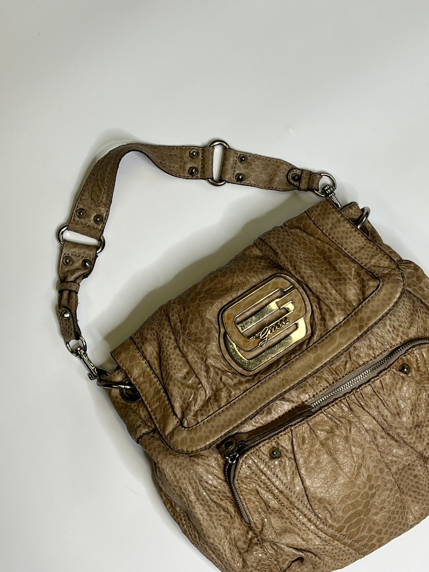 GUESS PURSE BIG G-LOGO