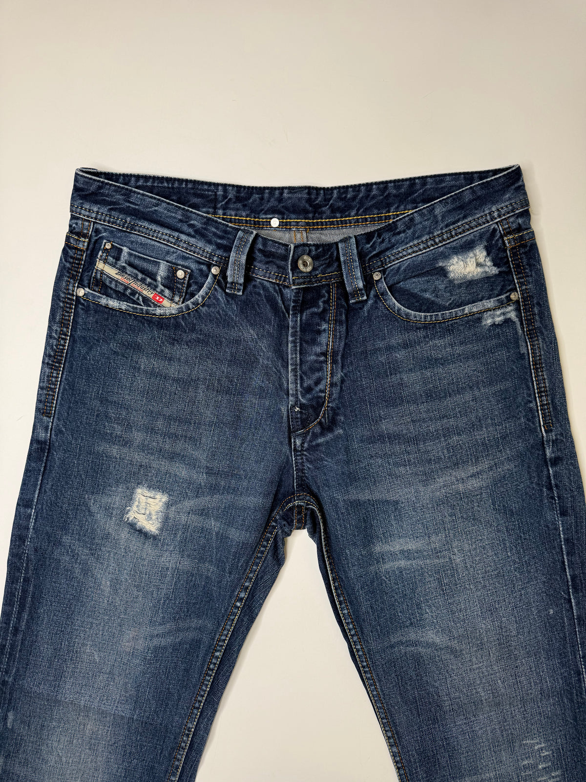 DIESEL DISTRESSED DENIM JEANS (W32)