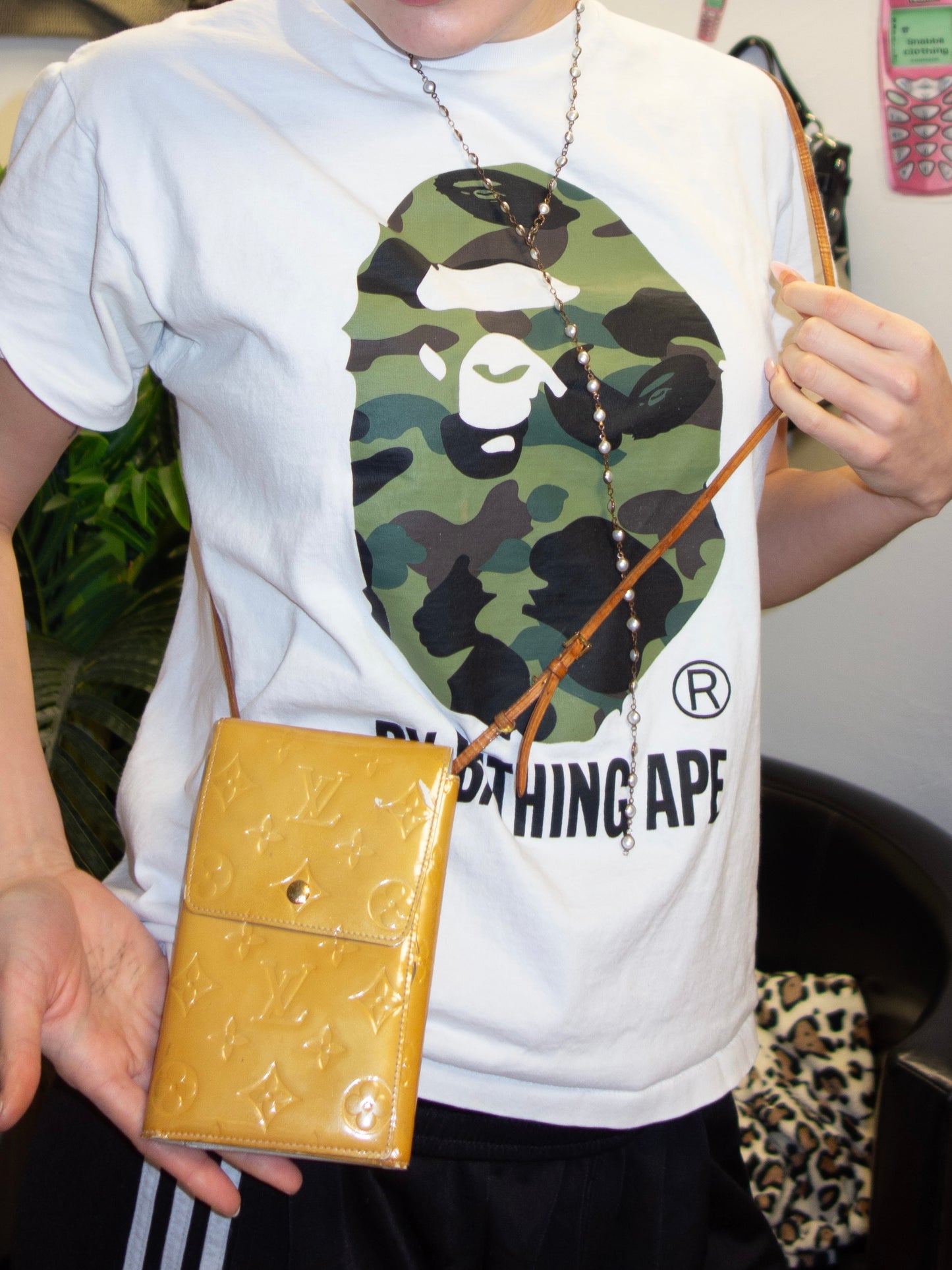 LOUIS VUITTON DOUBLE PHONE POUCH VERNIS