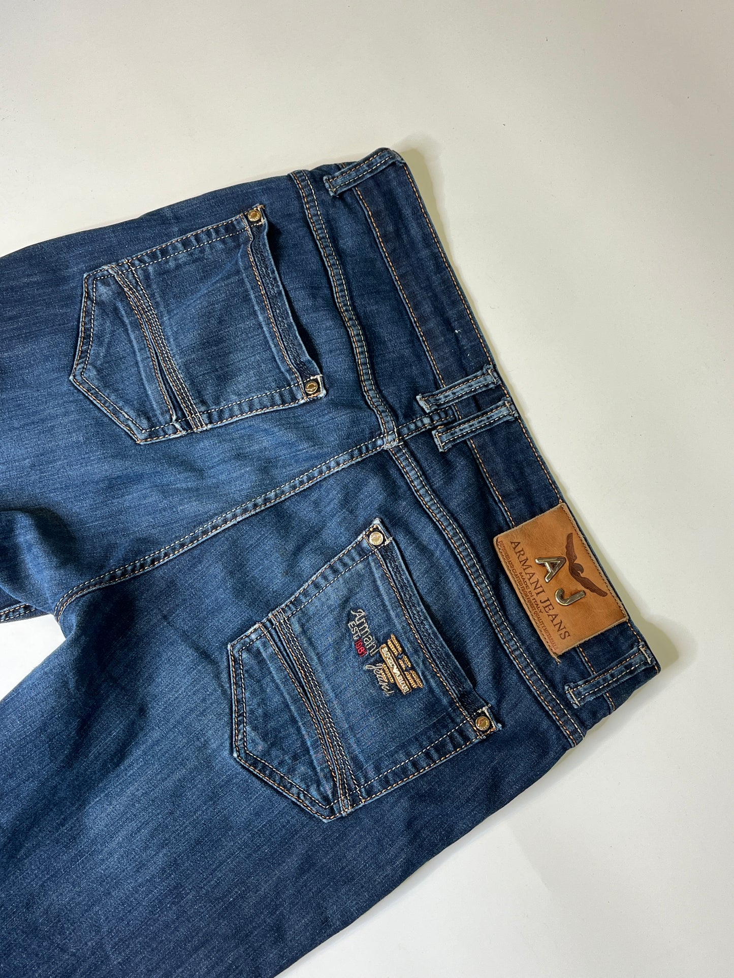 ARMANI STRAIGHT LEG JEANS (w.32-34)