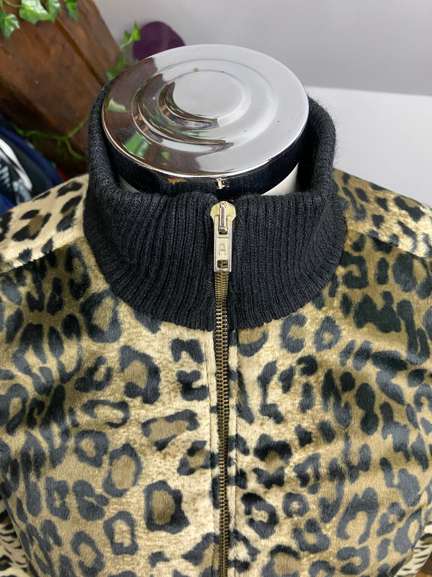 LEO PRINT VELOUR ZIP UP (XS)