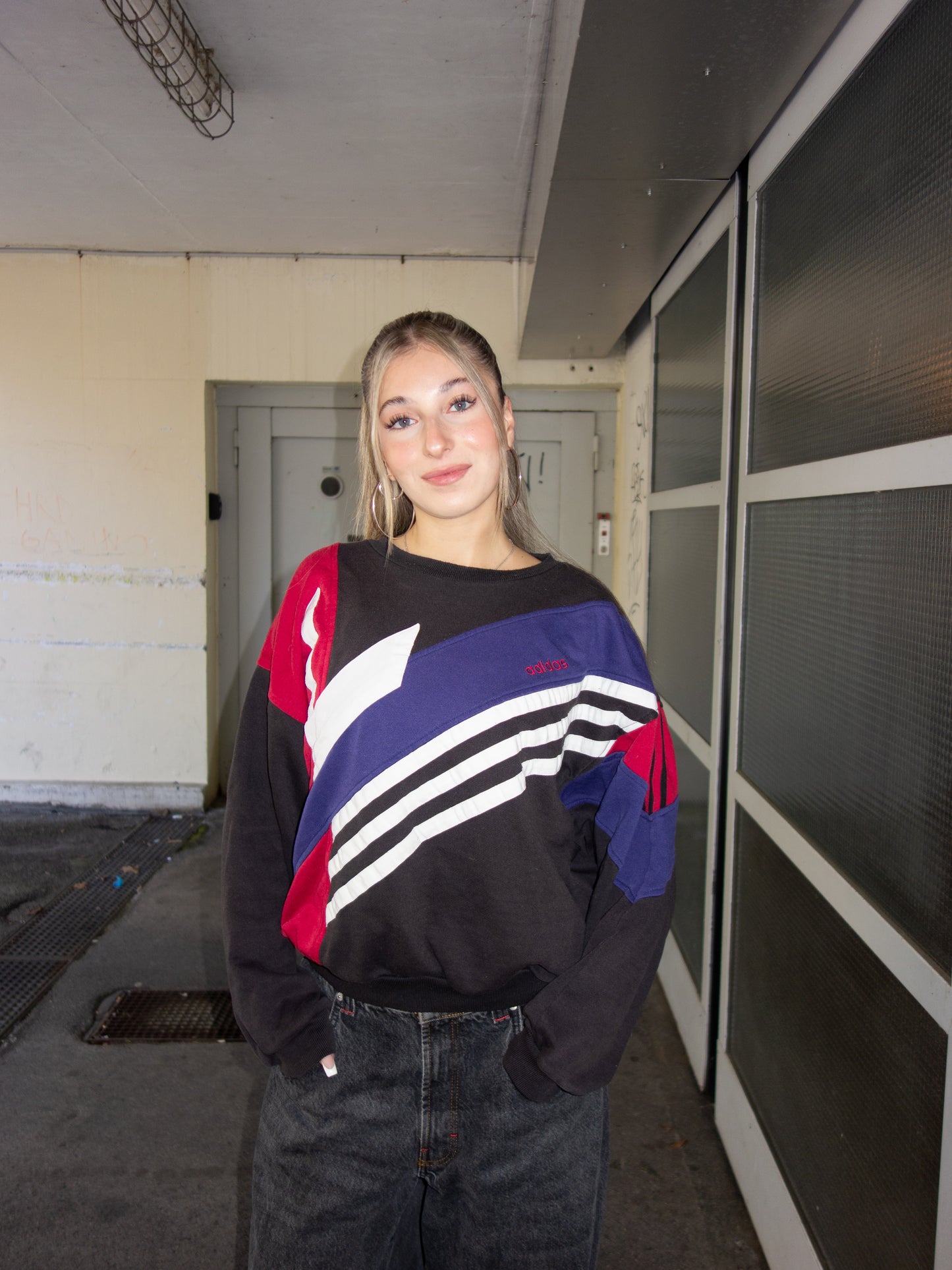 ADIDAS SWEATER (~M)