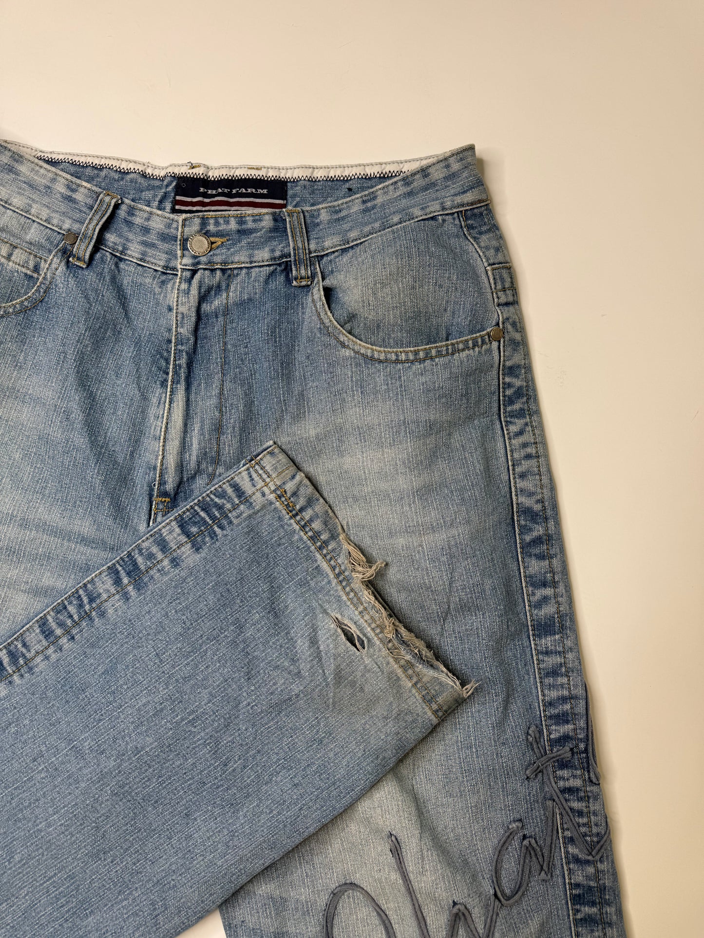 PHAT FARM EMBROIDERED "92" JEANS (BLUE)