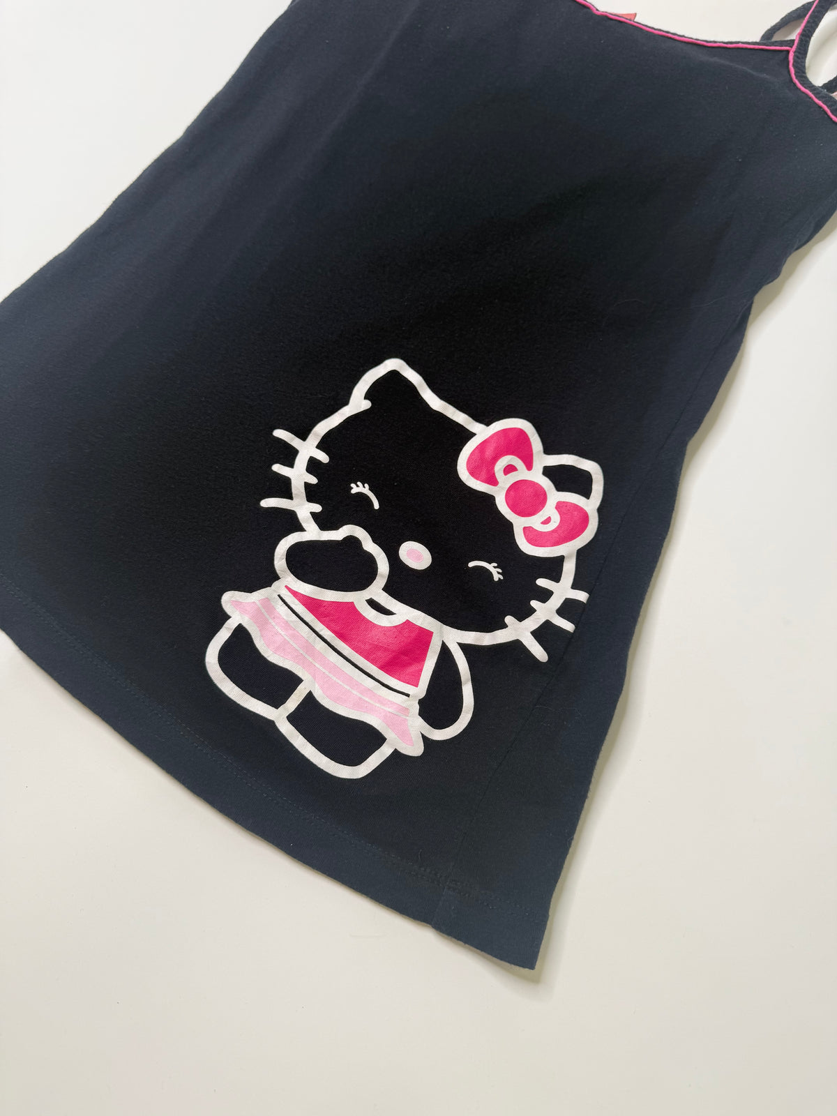 HELLO KITTY VINTAGE GRAPHIC CAMI TANK (L, M)