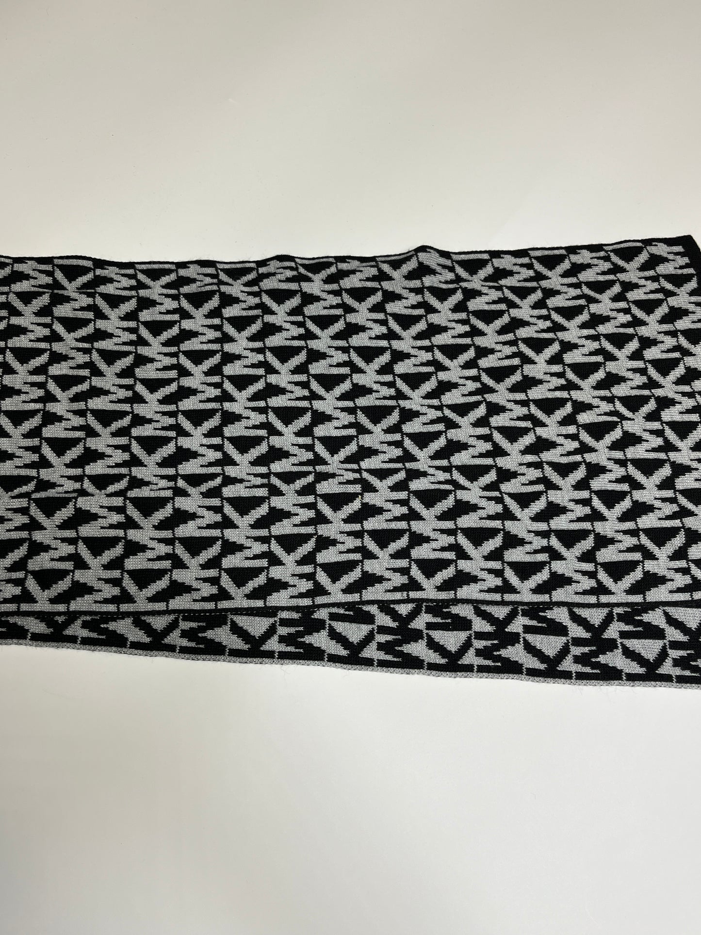MICHAEL KORS SCARF & HAT SET