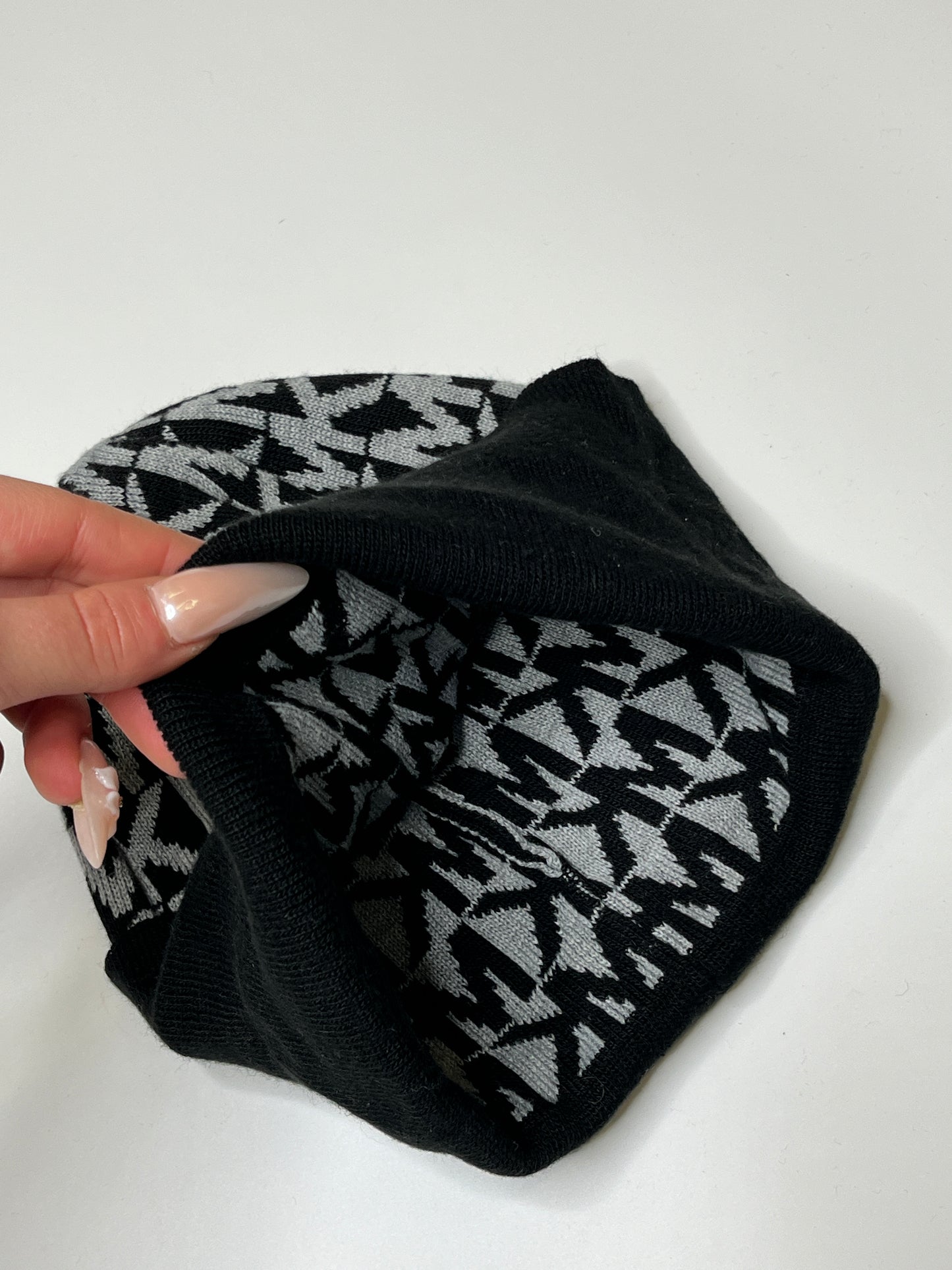 MICHAEL KORS SCARF & HAT SET