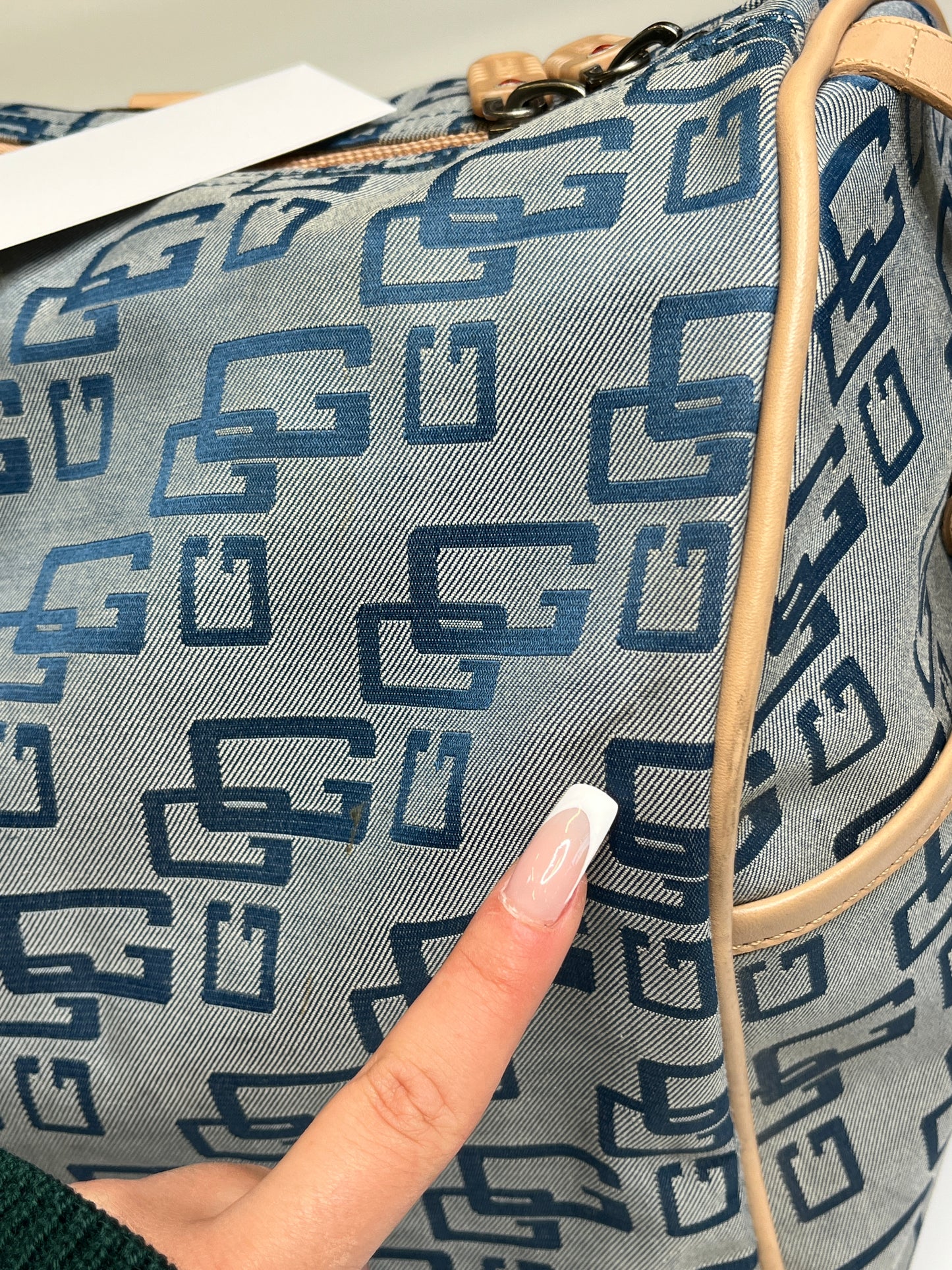 GUESS TRAVEL BAG