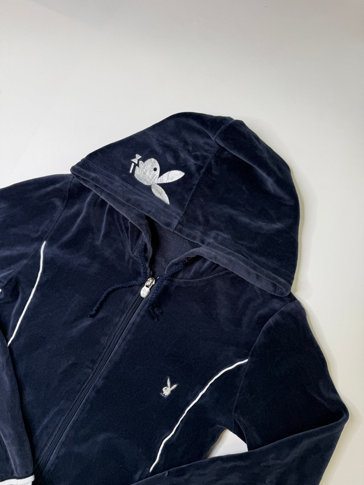 PLAYBOY LOGO BAND VELOUR HOODIE NAVY (S)