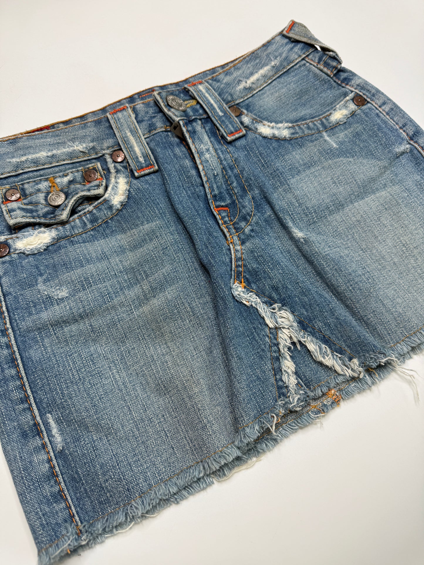 TRUE RELIGION VINTAGE DISTRESSED DENIM MINI SKIRT (25/S-M)